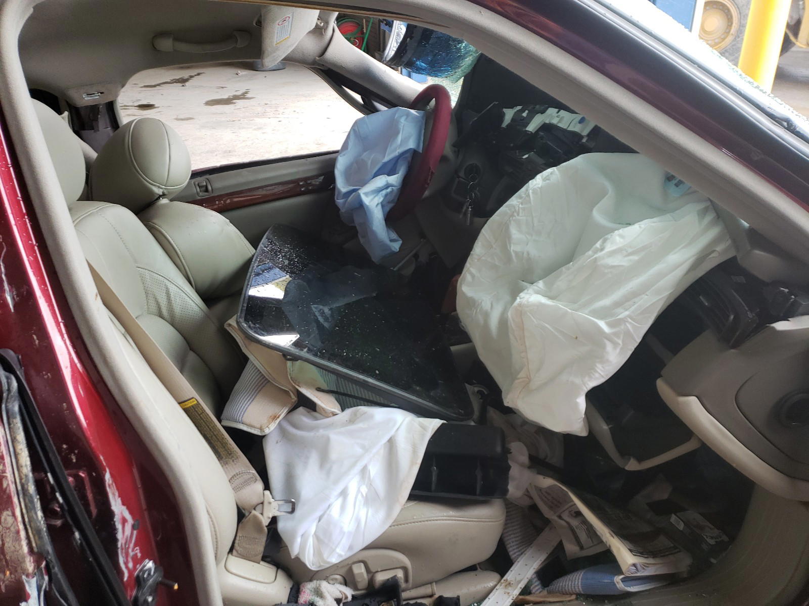 Photo 5 from auction – 2000 CADILLAC DEVILLE DT with VIN 1G6KF5499YU225795