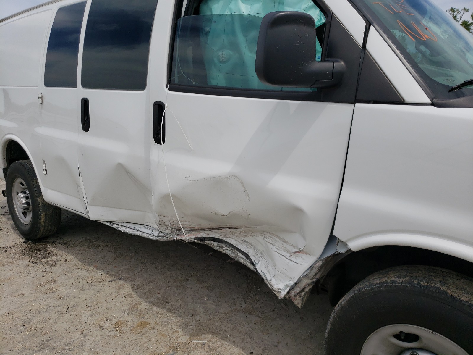 Photo 9 from auction – 2017 CHEVROLET EXPRESS G2 with VIN 1GCWGAFF9H1179703