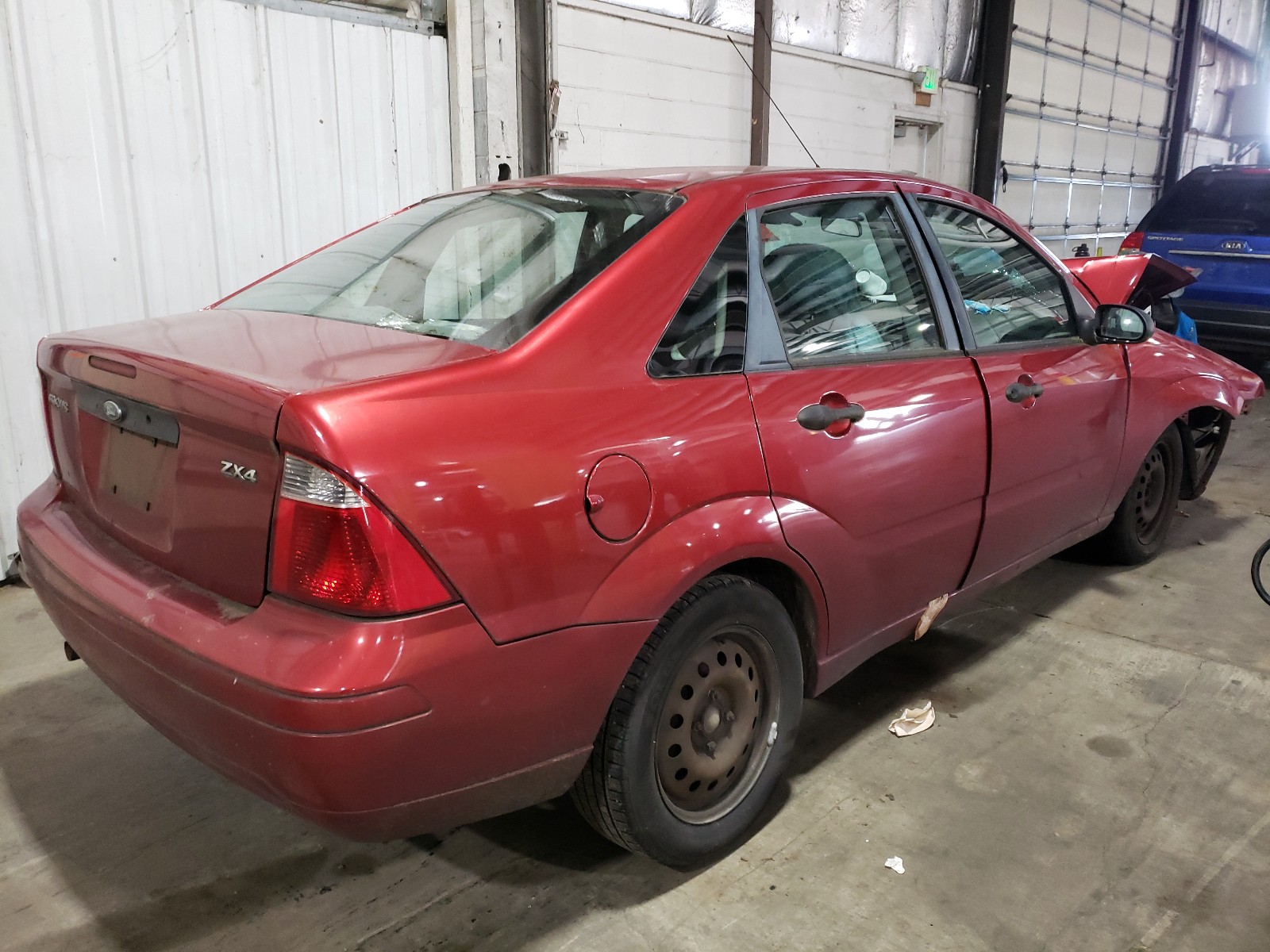 Photo 4 from auction – 2005 FORD FOCUS ZX4 with VIN 1FAFP34N45W237677