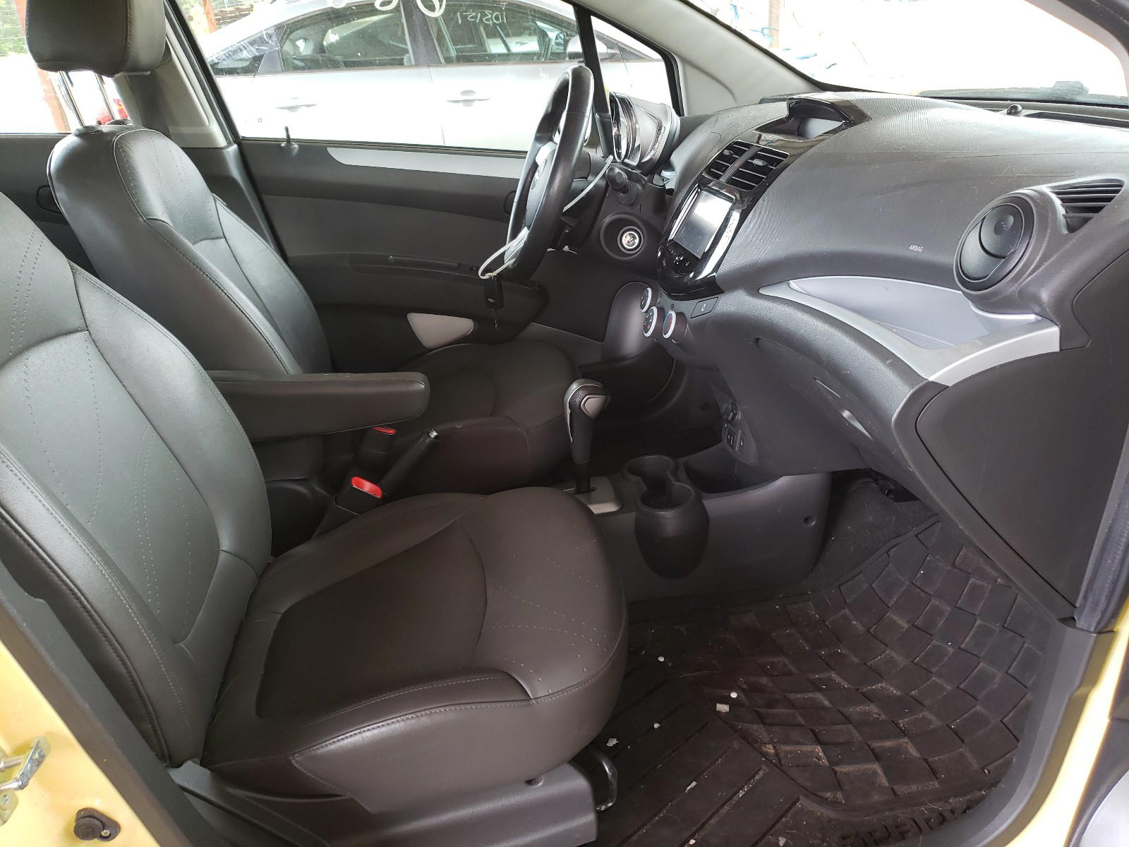 Photo 5 from auction – 2014 CHEVROLET SPARK 2LT with VIN KL8CF6S90EC583601