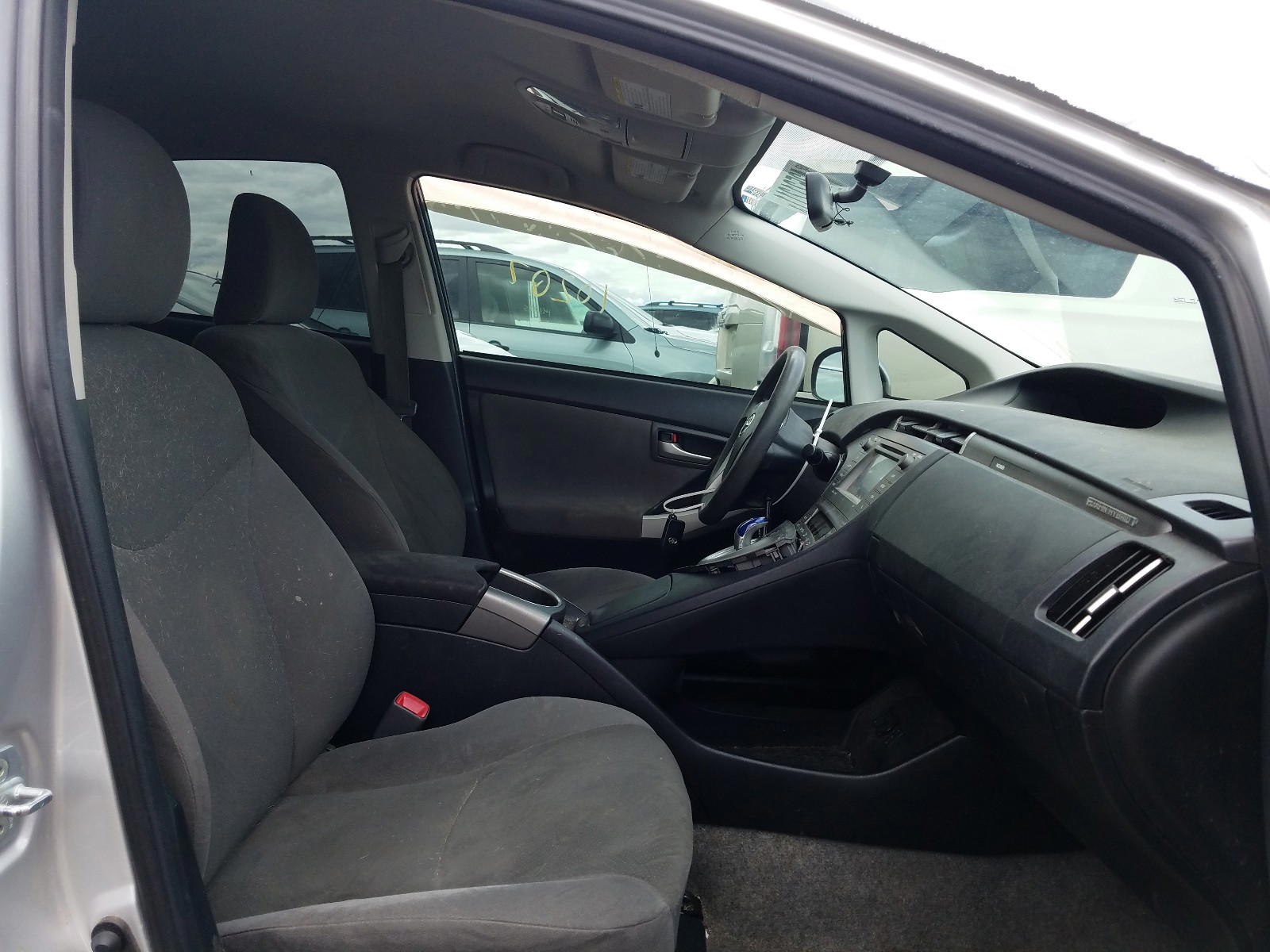 Photo 5 from auction – 2013 TOYOTA PRIUS PLUG with VIN JTDKN3DP8D3037367