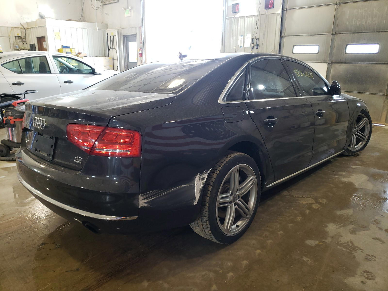 Photo 4 from auction – 2011 AUDI A8 QUATTRO with VIN WAUAVAFD8BN016763
