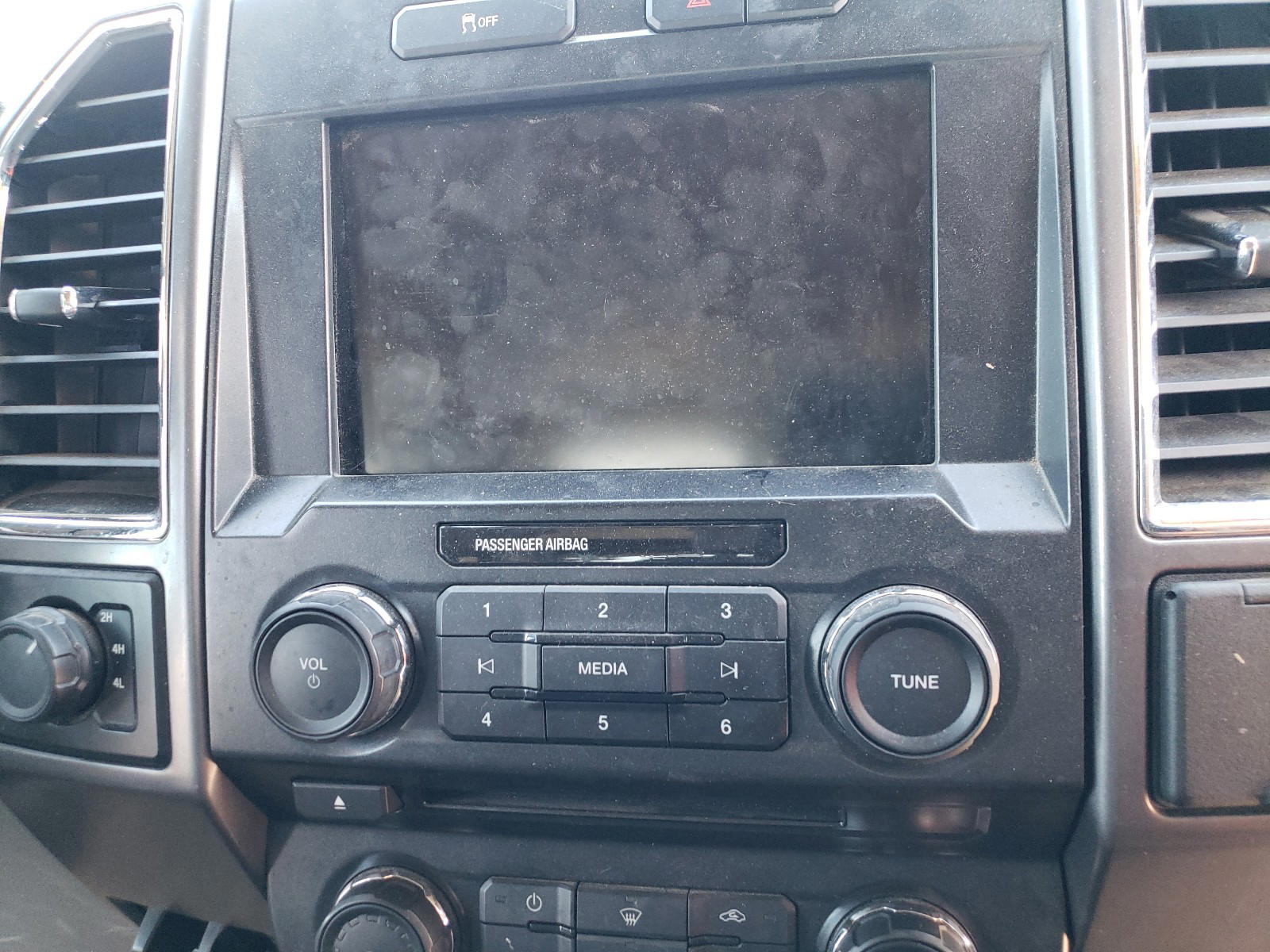 Photo 9 from auction – 2015 FORD F150 SUPER with VIN 1FTEW1EP3FKD02024