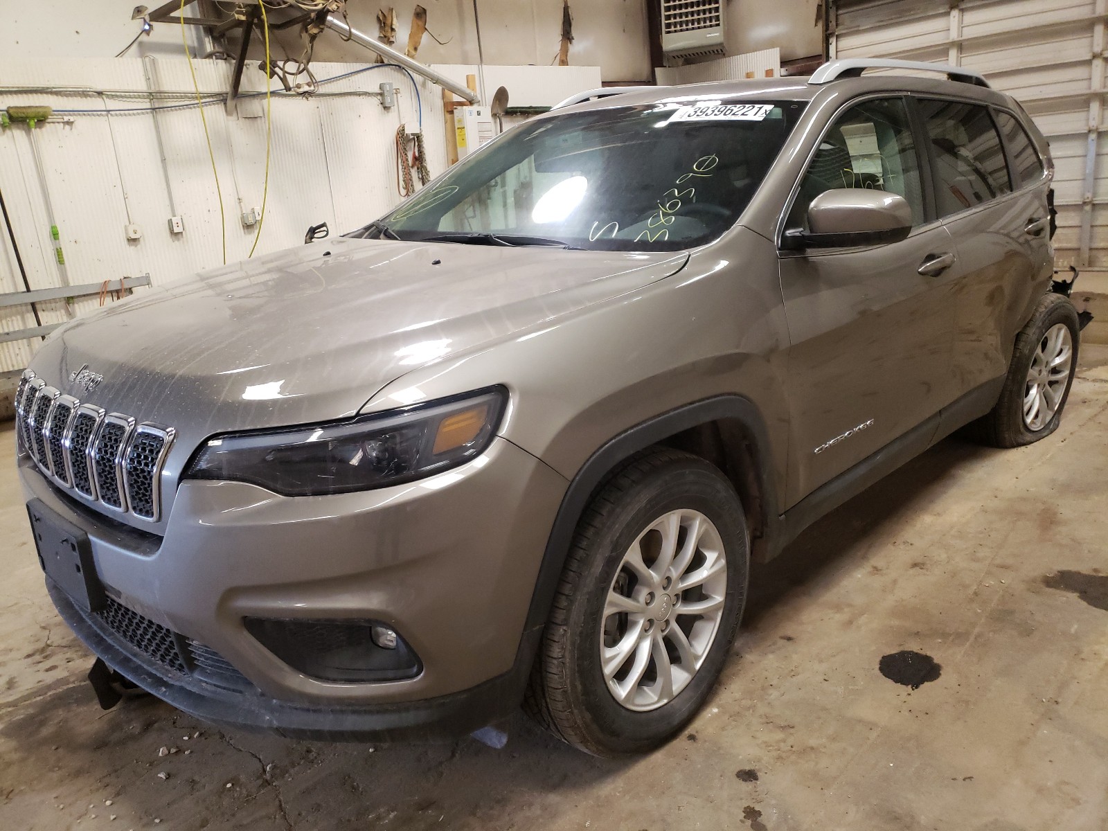 Photo 2 from auction – 2019 JEEP CHEROKEE L with VIN 1C4PJMCBXKD386390
