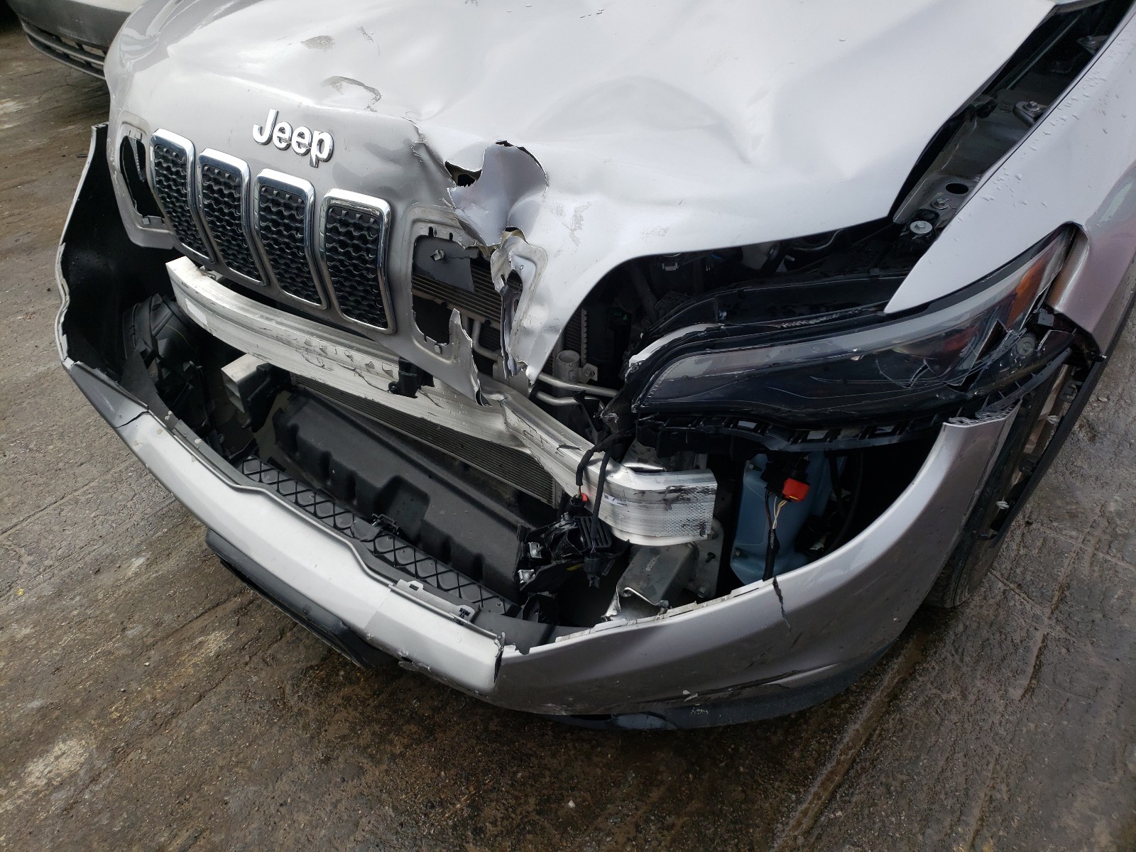 Photo 9 from auction – 2019 JEEP CHEROKEE L with VIN 1C4PJLLX5KD264459