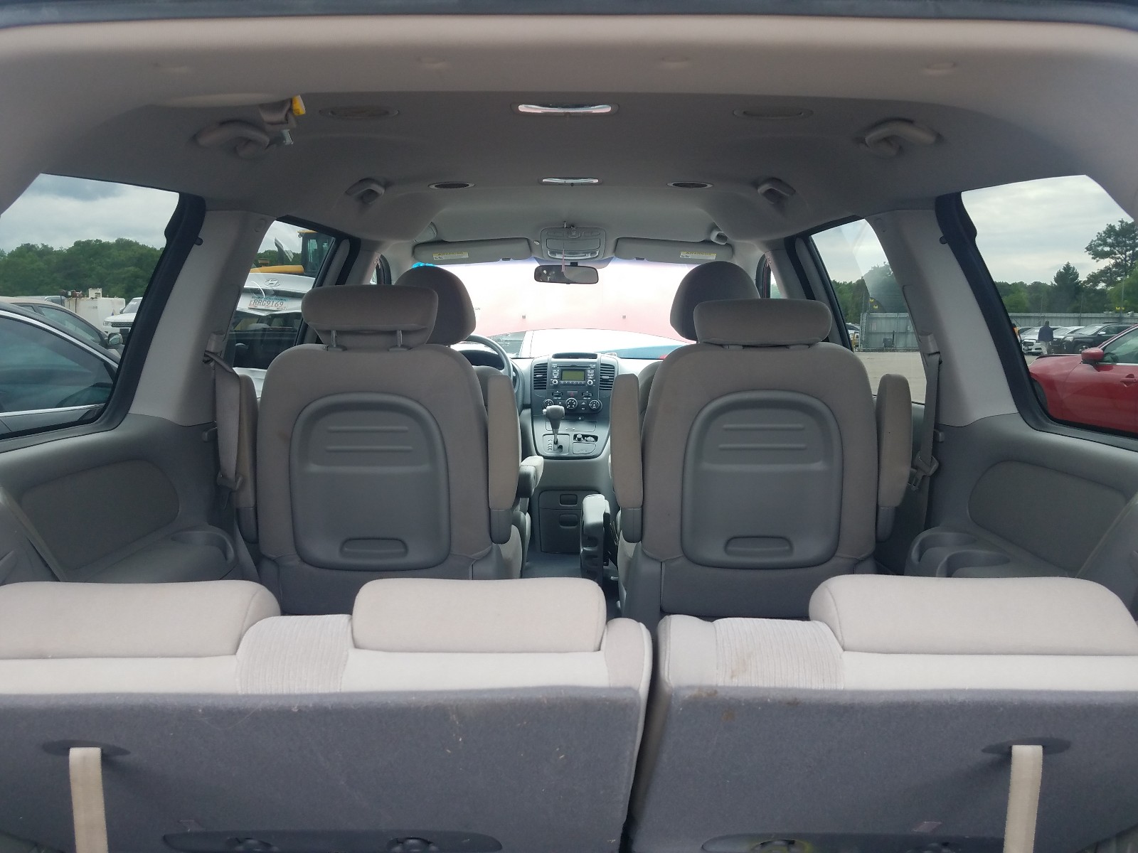 Photo 9 from auction – 2010 KIA SEDONA LX with VIN KNDMG4C32A6338038