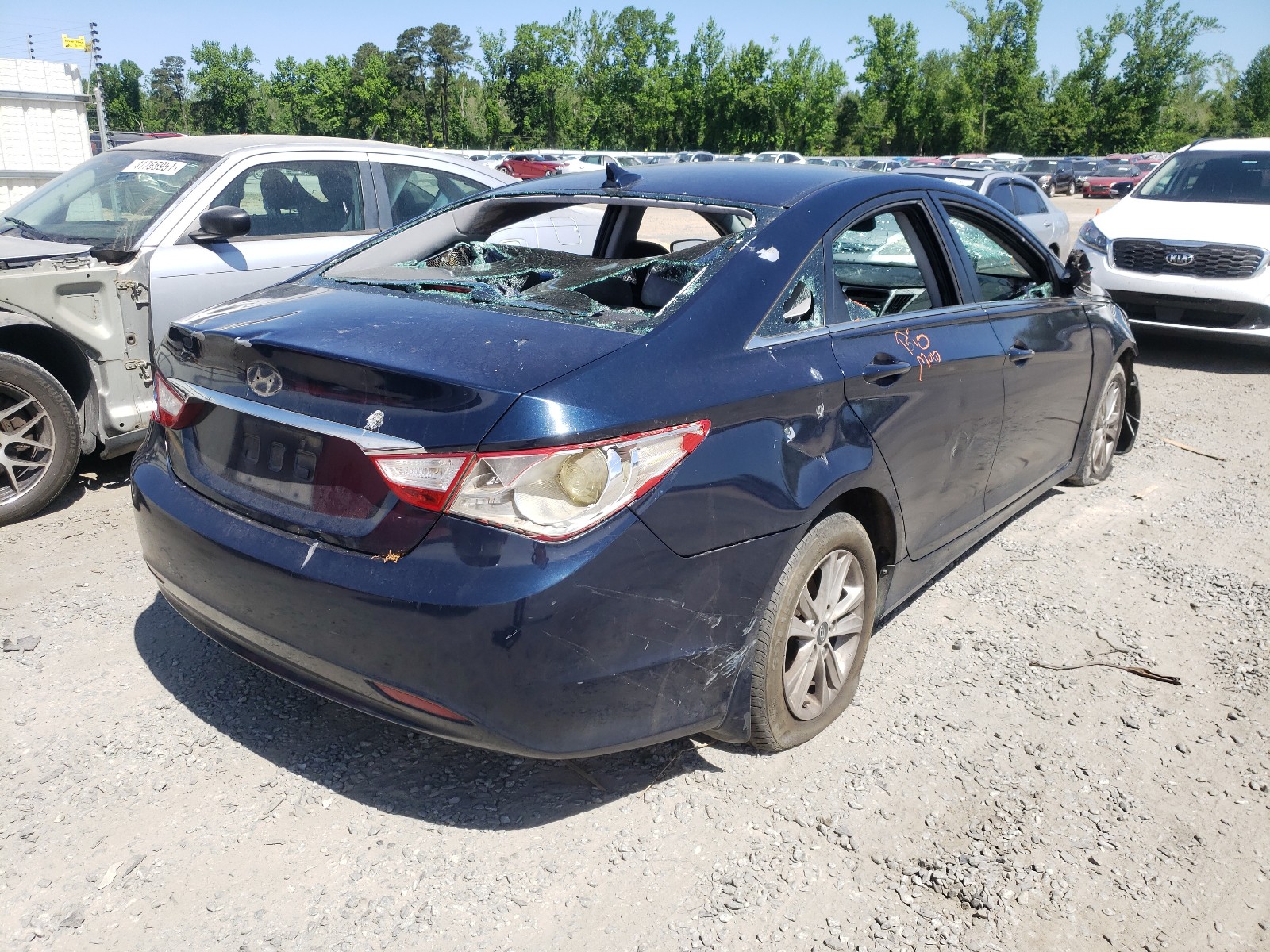 Photo 4 from auction – 2011 HYUNDAI SONATA GLS with VIN 5NPEB4AC3BH176868