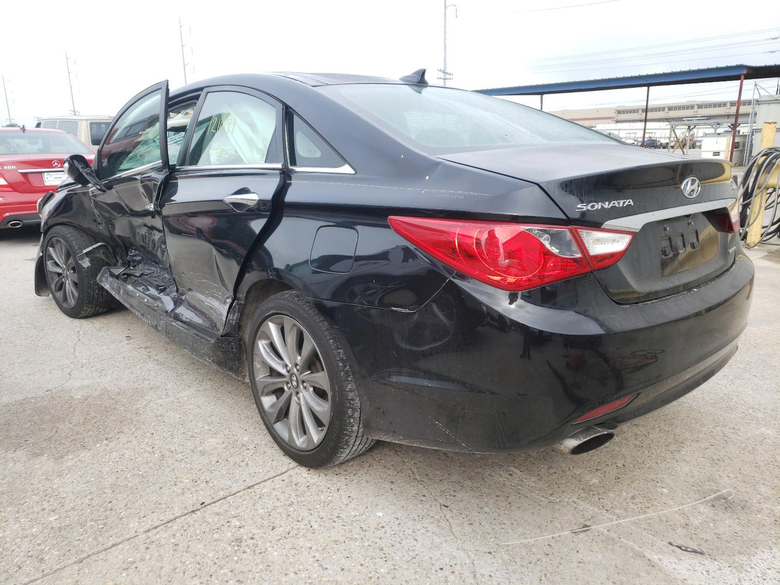 Photo 3 from auction – 2012 HYUNDAI SONATA SE with VIN 5NPEC4AB4CH374901