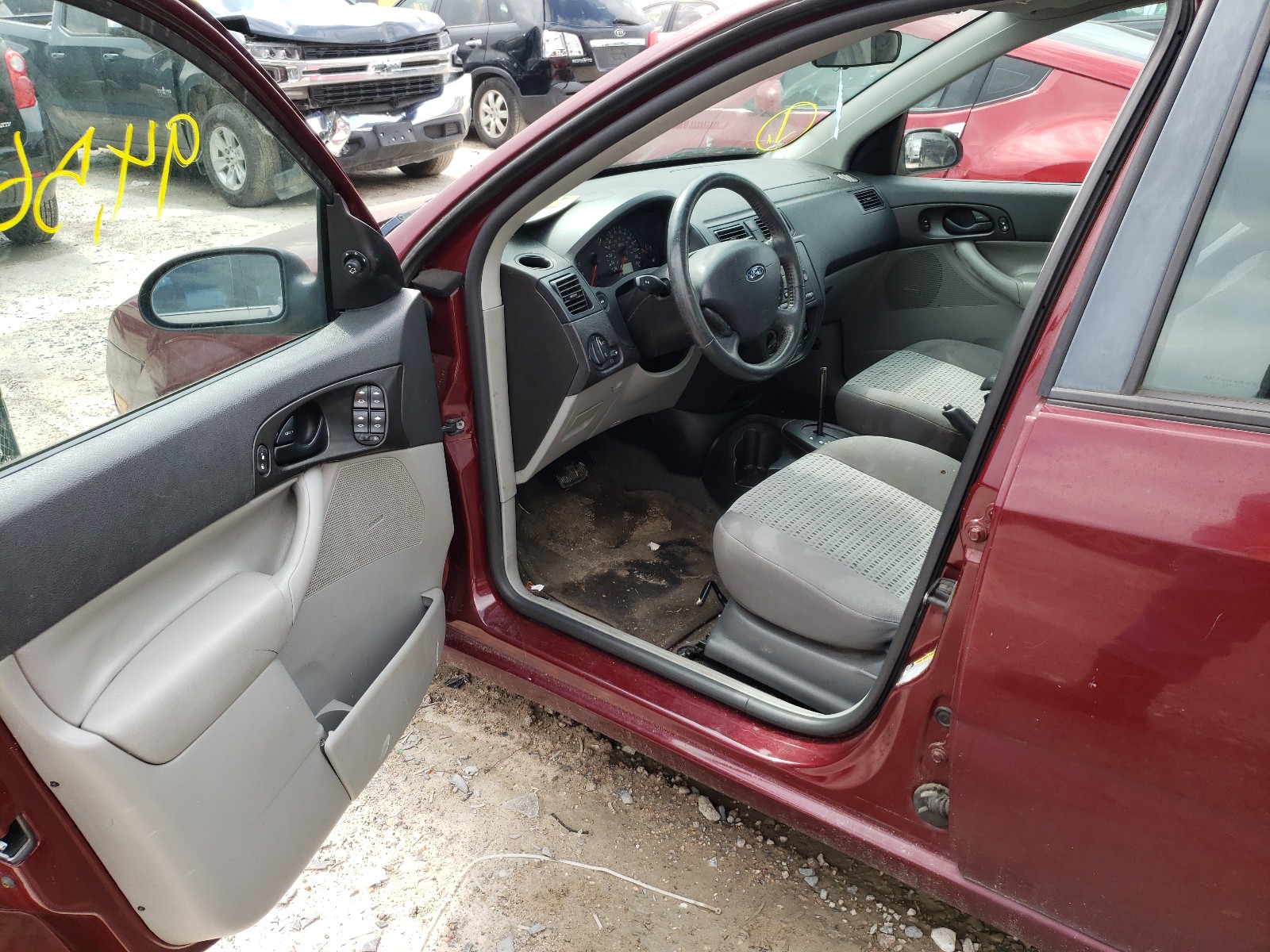 Photo 9 from auction – 2007 FORD FOCUS ZX4 with VIN 1FAFP34NX7W357521