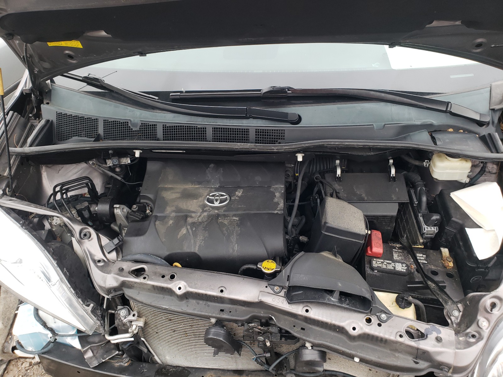 Photo 7 from auction – 2014 TOYOTA SIENNA LE with VIN 5TDKK3DCXES520431