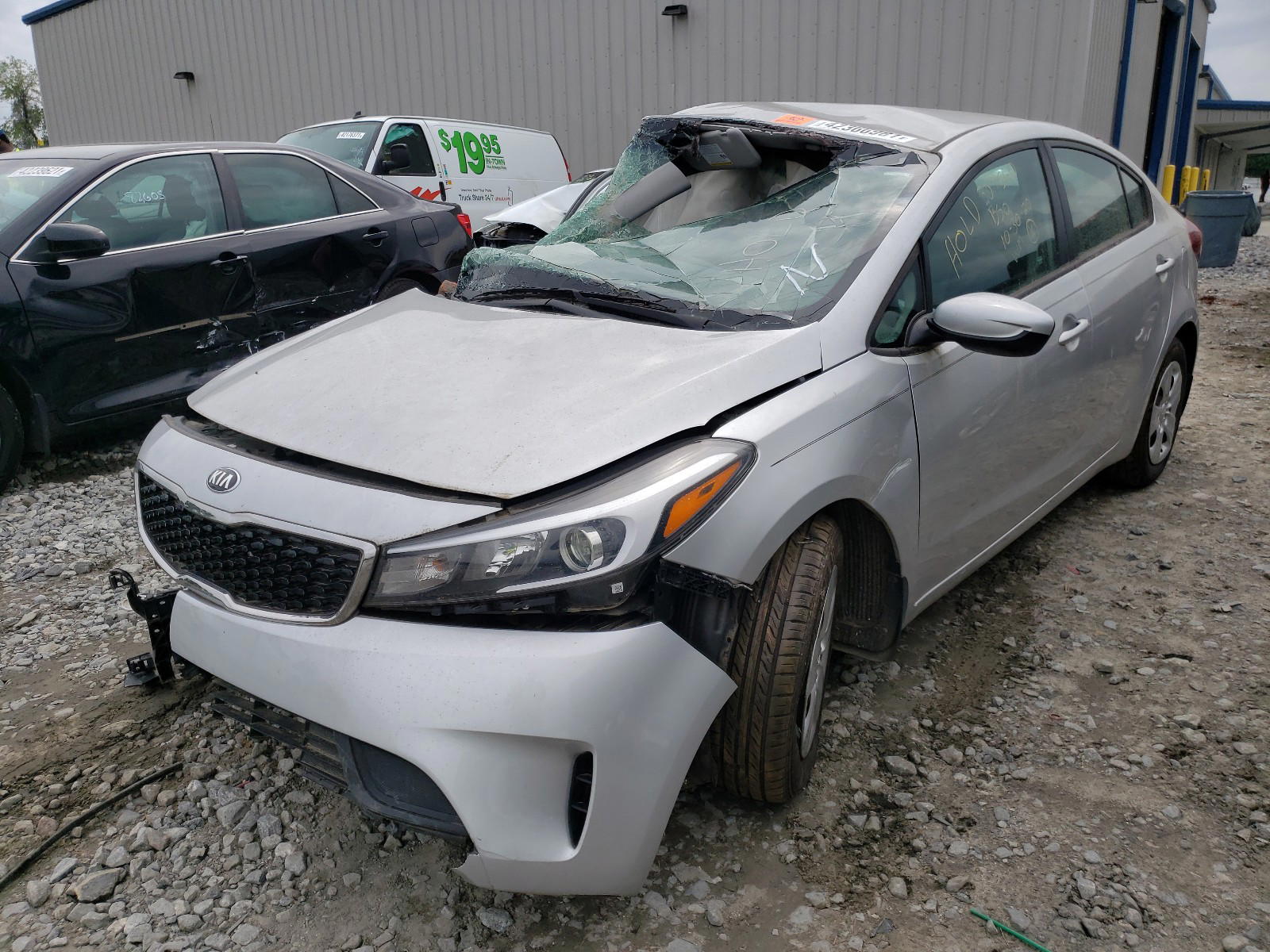 Photo 2 from auction – 2017 KIA FORTE LX with VIN 3KPFK4A75HE010002