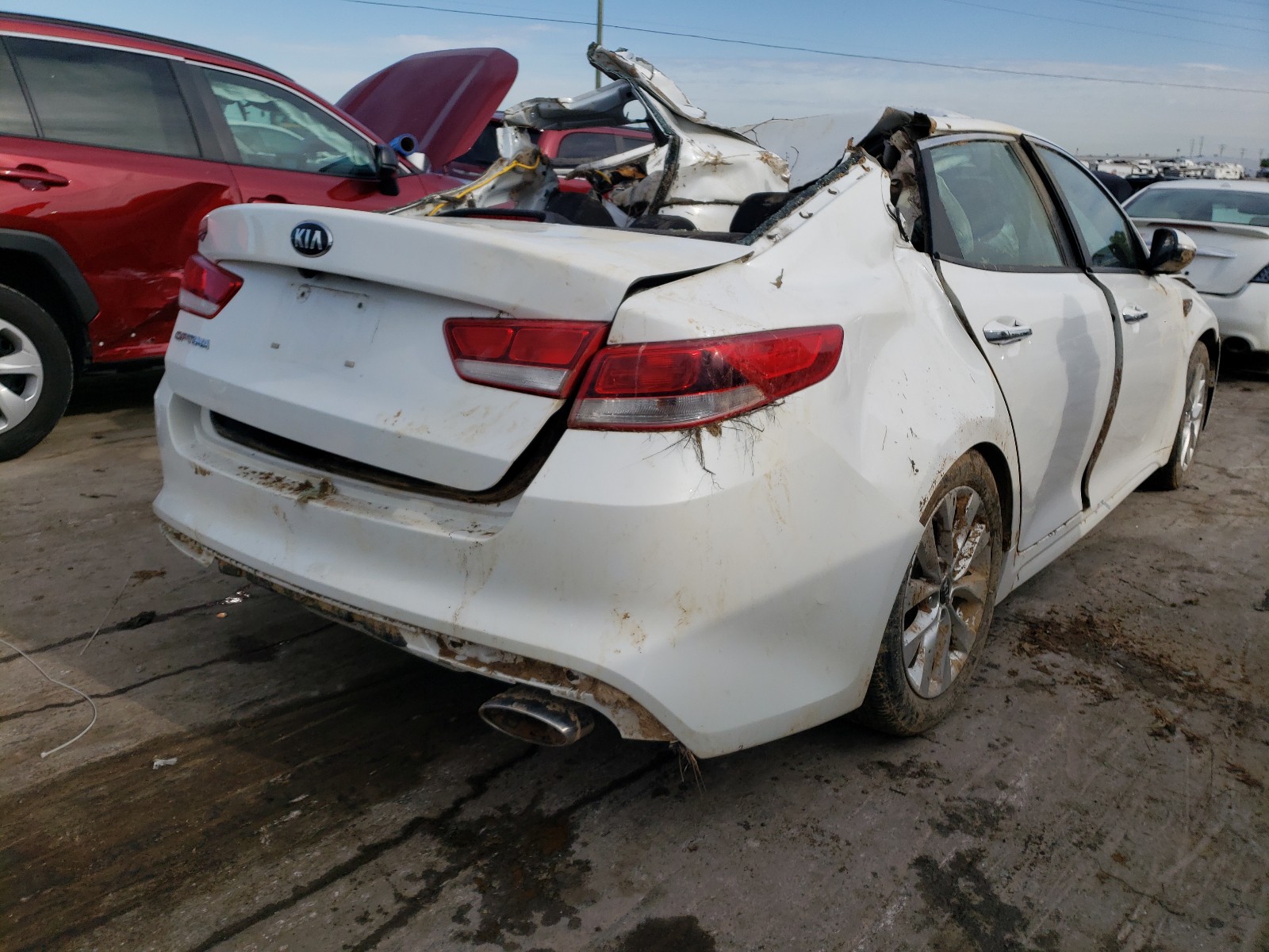 Photo 4 from auction – 2016 KIA OPTIMA LX with VIN 5XXGT4L35GG044779
