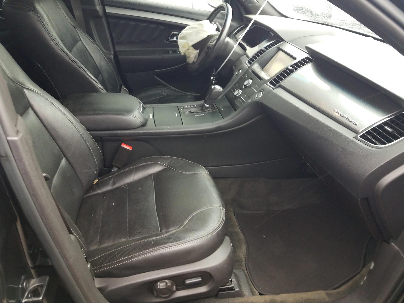 Photo 5 from auction – 2013 FORD TAURUS SEL with VIN 1FAHP2E83DG220762