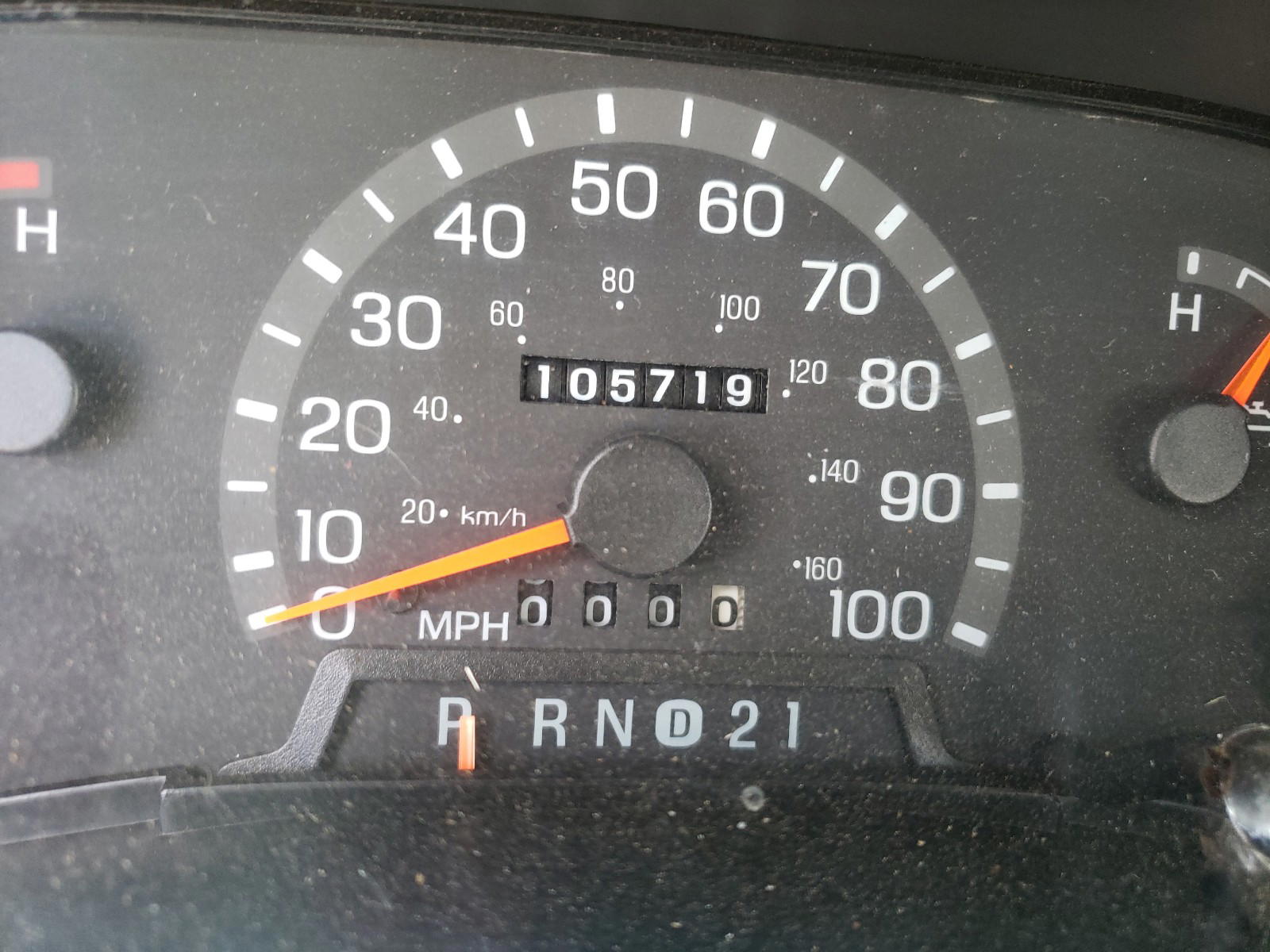 Photo 8 from auction – 1998 FORD ECONOLINE with VIN 1FBSS31L0WHB55921