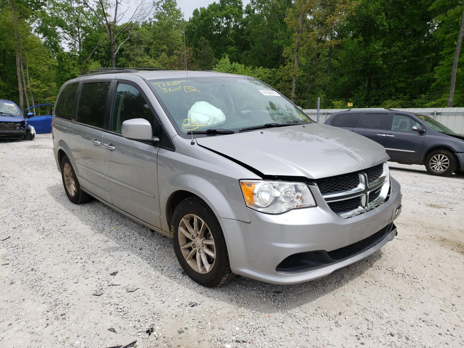 DODGE GRAND CARA 2016 with VIN 2C4RDGCG5GR387996 - Photo from auction