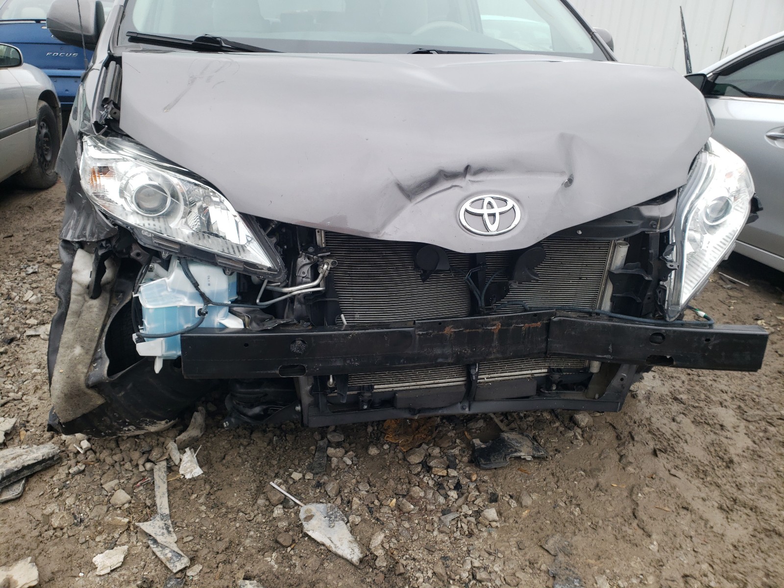 Photo 9 from auction – 2014 TOYOTA SIENNA LE with VIN 5TDKK3DCXES520431