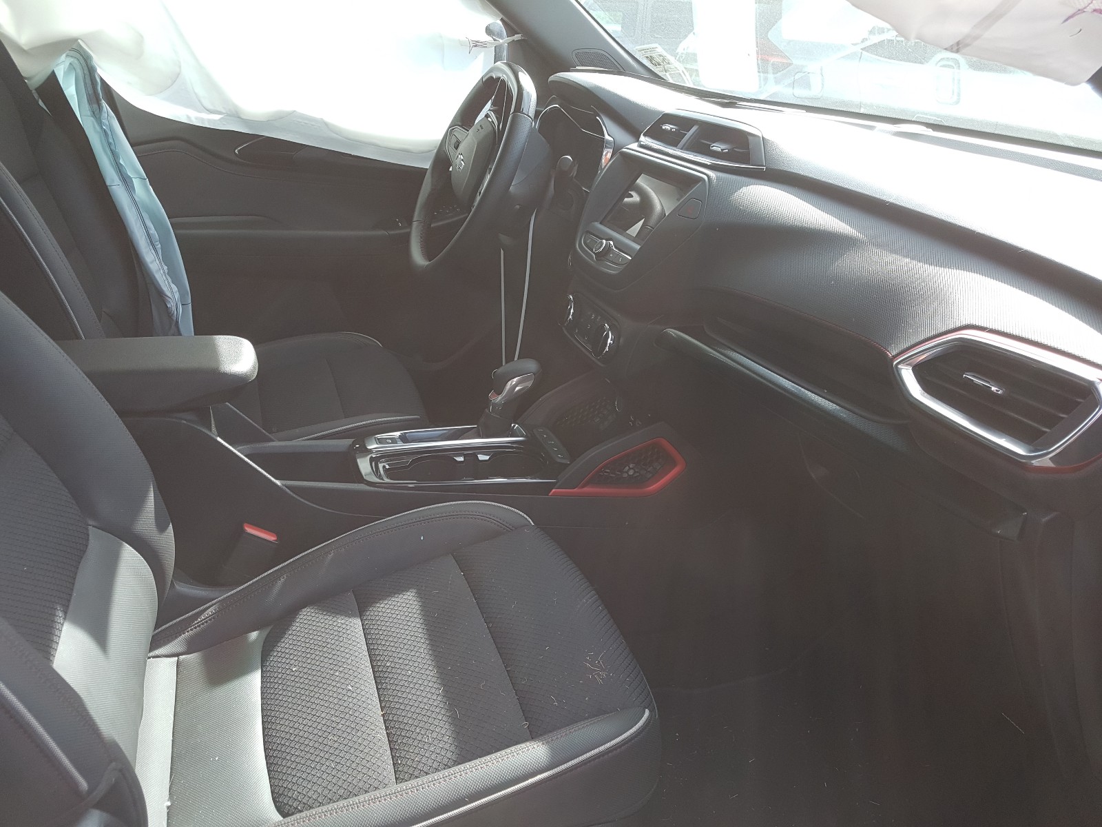 Photo 5 from auction – 2021 CHEVROLET TRAILBLAZE with VIN KL79MTSL8MB004566