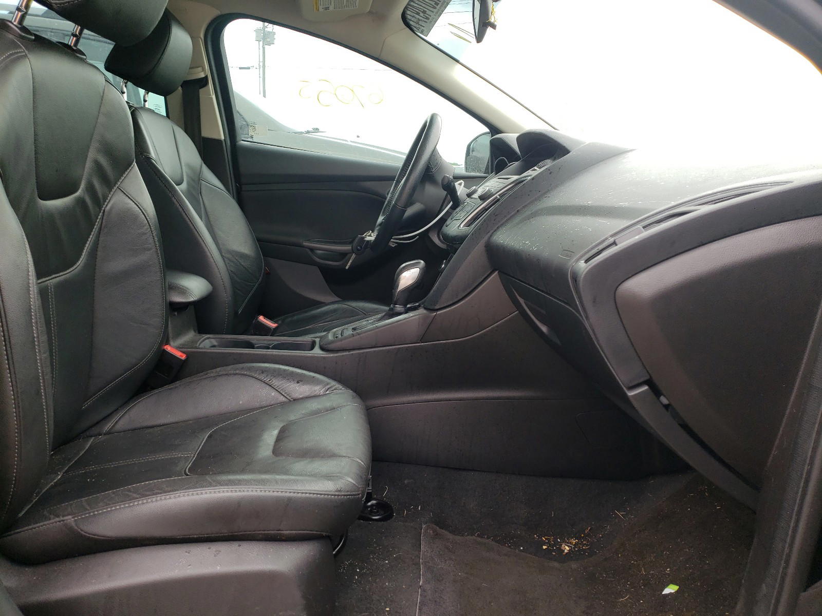 Photo 5 from auction – 2016 FORD FOCUS SE with VIN 1FADP3F20GL394556