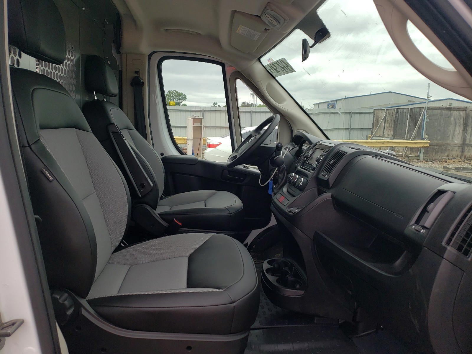 Photo 5 from auction – 2019 RAM PROMASTER with VIN 3C6URVHG0KE564836