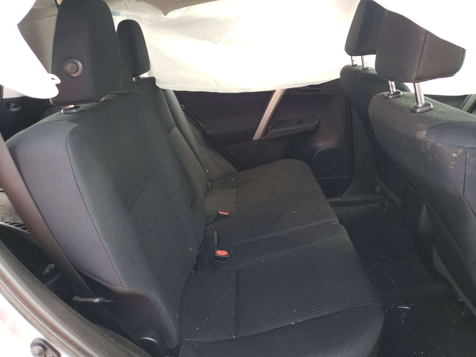 Photo 6 from auction – 2017 TOYOTA RAV4 LE with VIN 2T3BFREVXHW670923