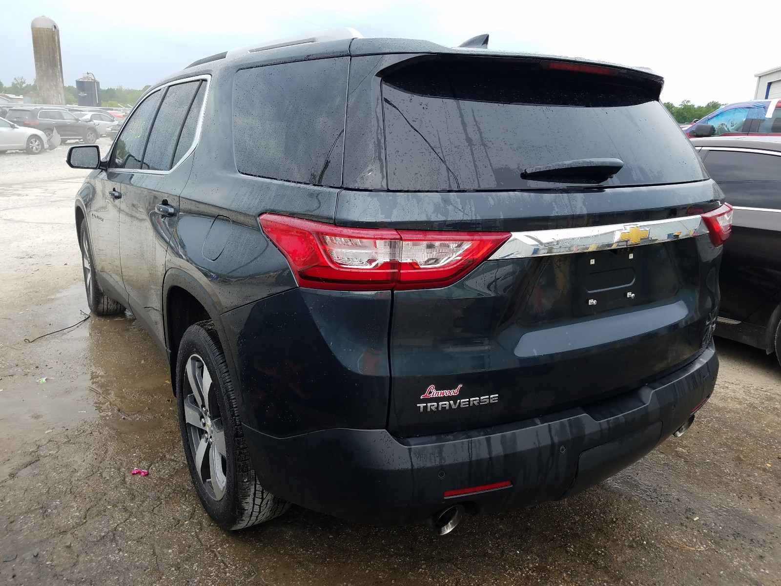 Photo 3 from auction – 2018 CHEVROLET TRAVERSE L with VIN 1GNERHKW2JJ178569