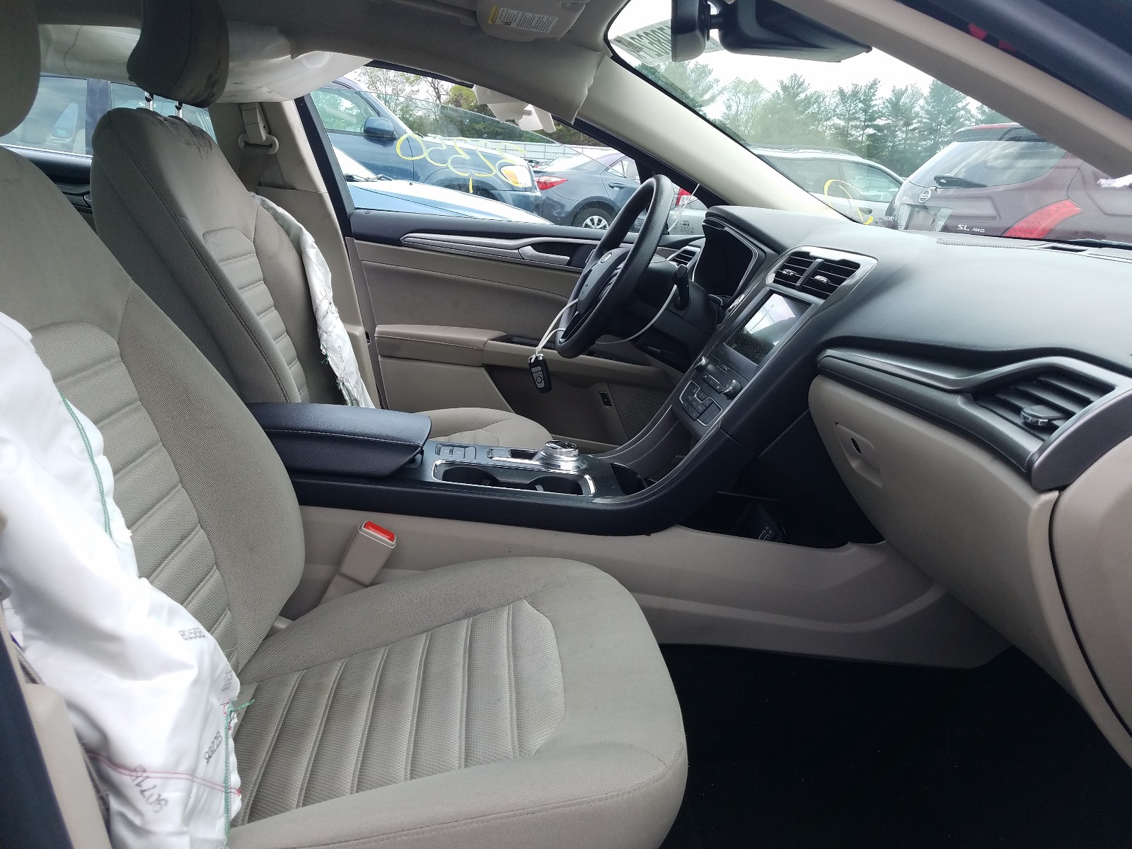 Photo 5 from auction – 2019 FORD FUSION SE with VIN 3FA6P0LU2KR220379