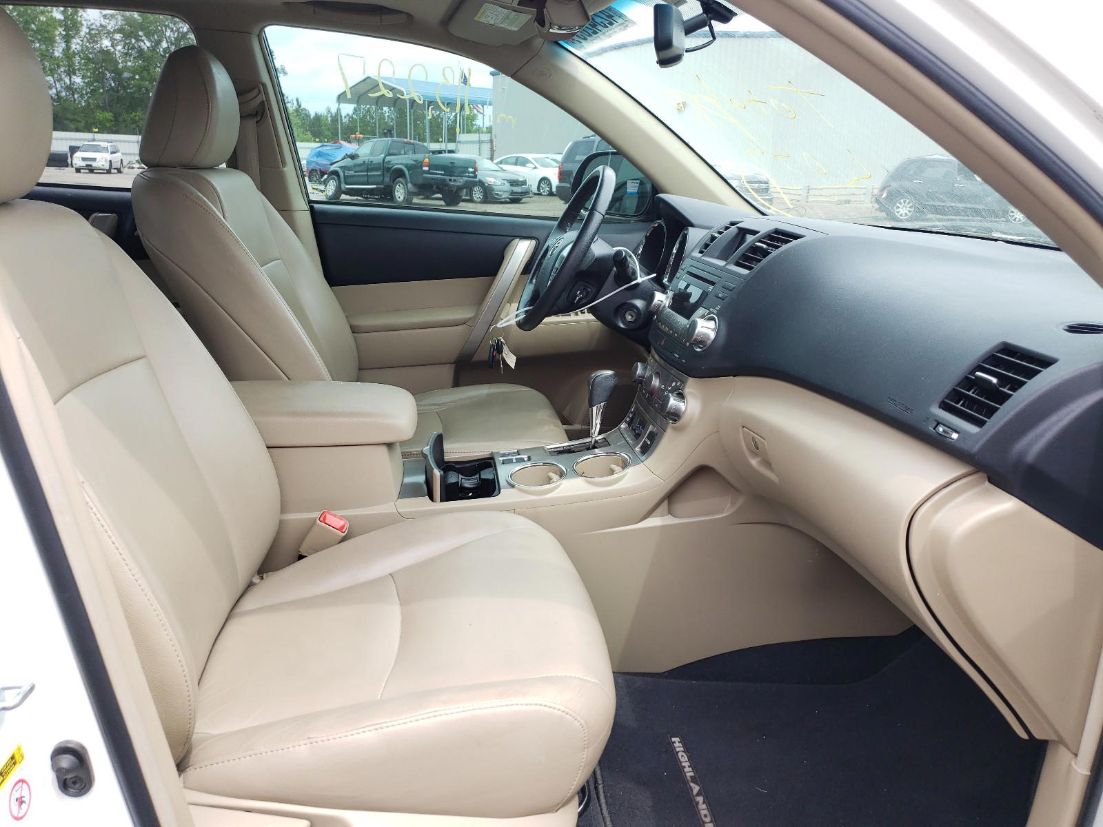 Photo 5 from auction – 2012 TOYOTA HIGHLANDER with VIN 5TDBK3EH6CS128781