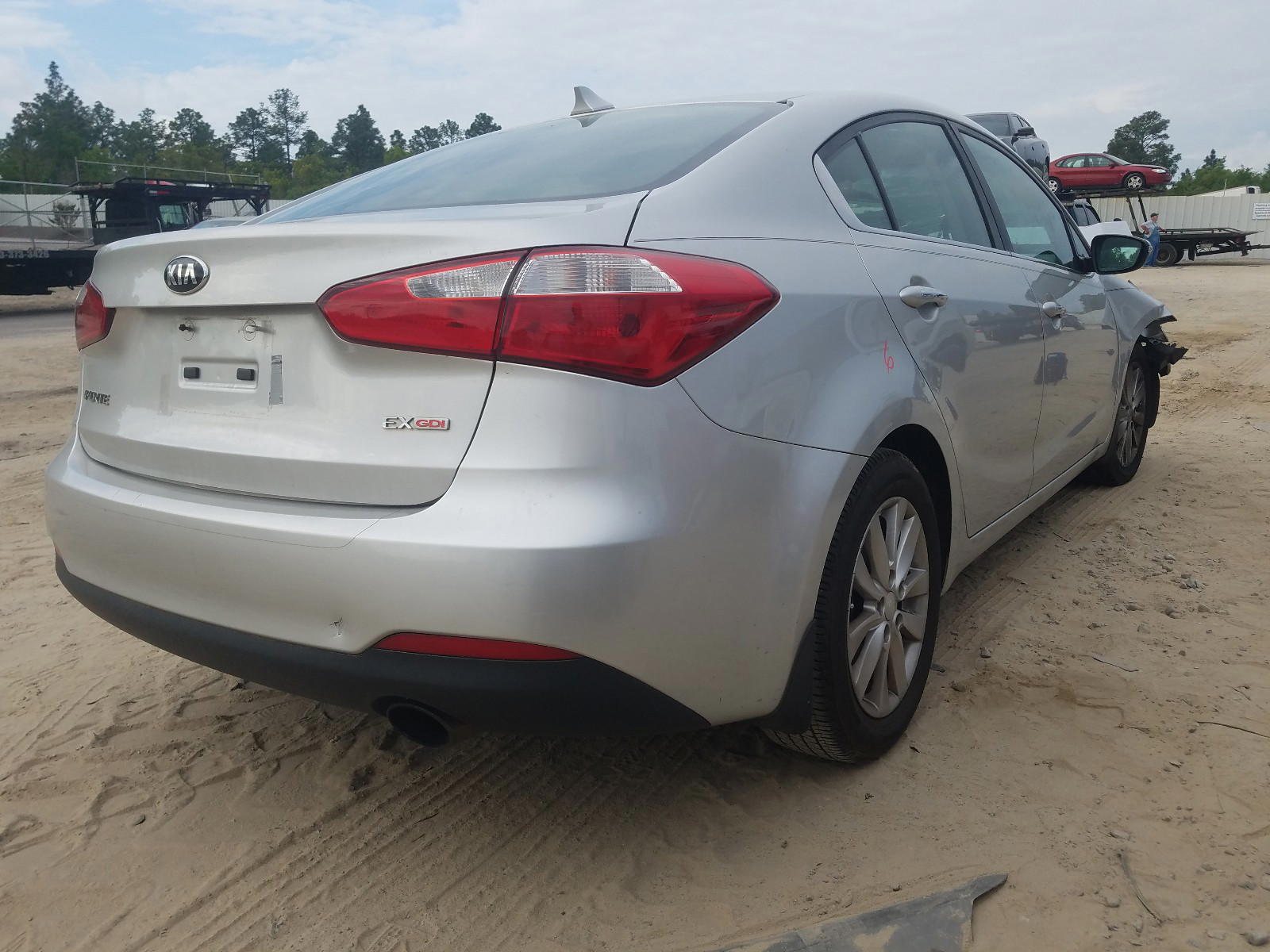 Photo 4 from auction – 2015 KIA FORTE EX with VIN KNAFX4A84F5267779