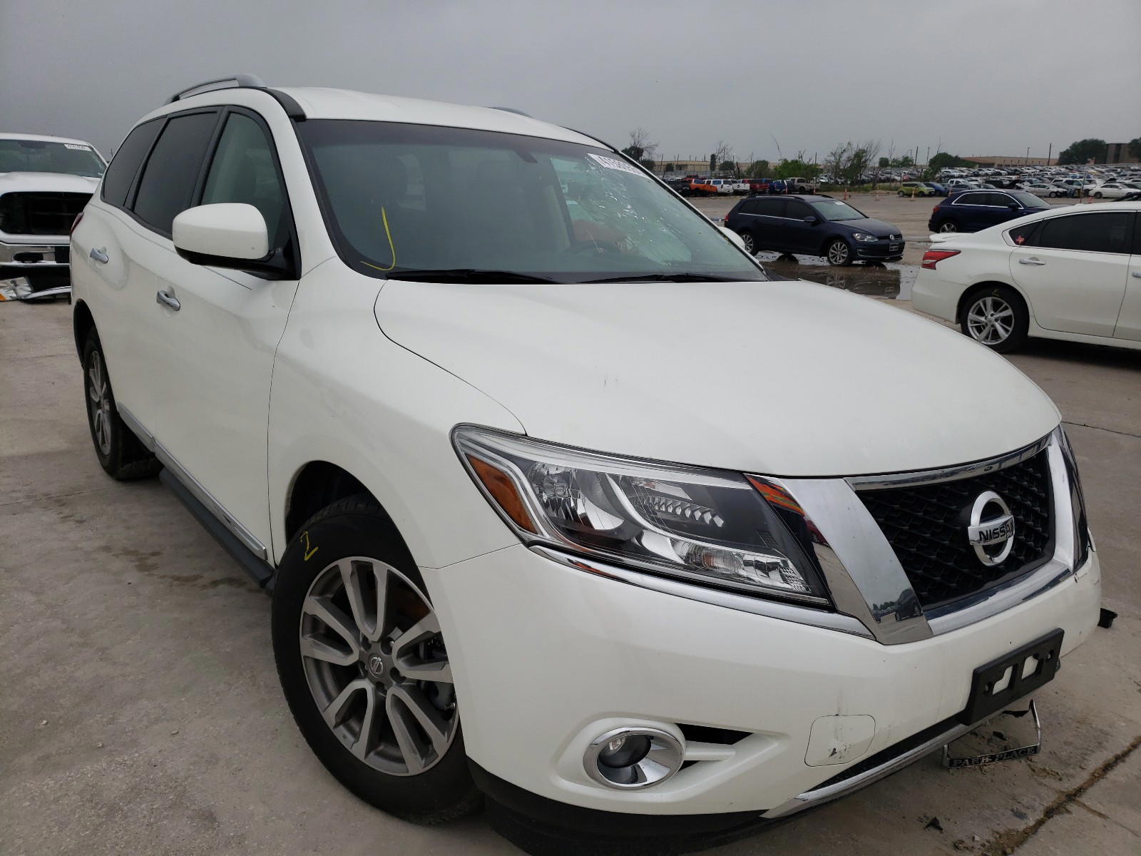 NISSAN PATHFINDER 2015 with VIN 5N1AR2MN5FC705343 - Photo from auction