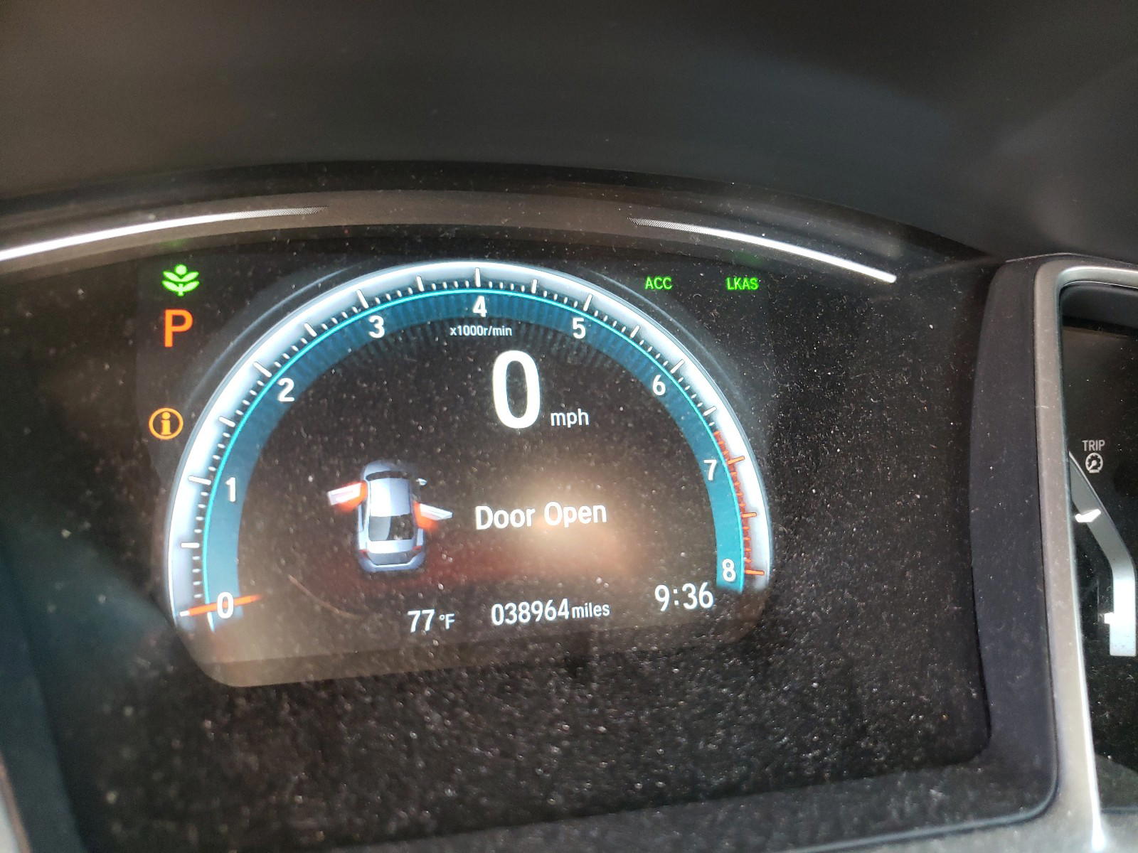Photo 8 from auction – 2016 HONDA CIVIC with VIN 19XFC2F84GE213397