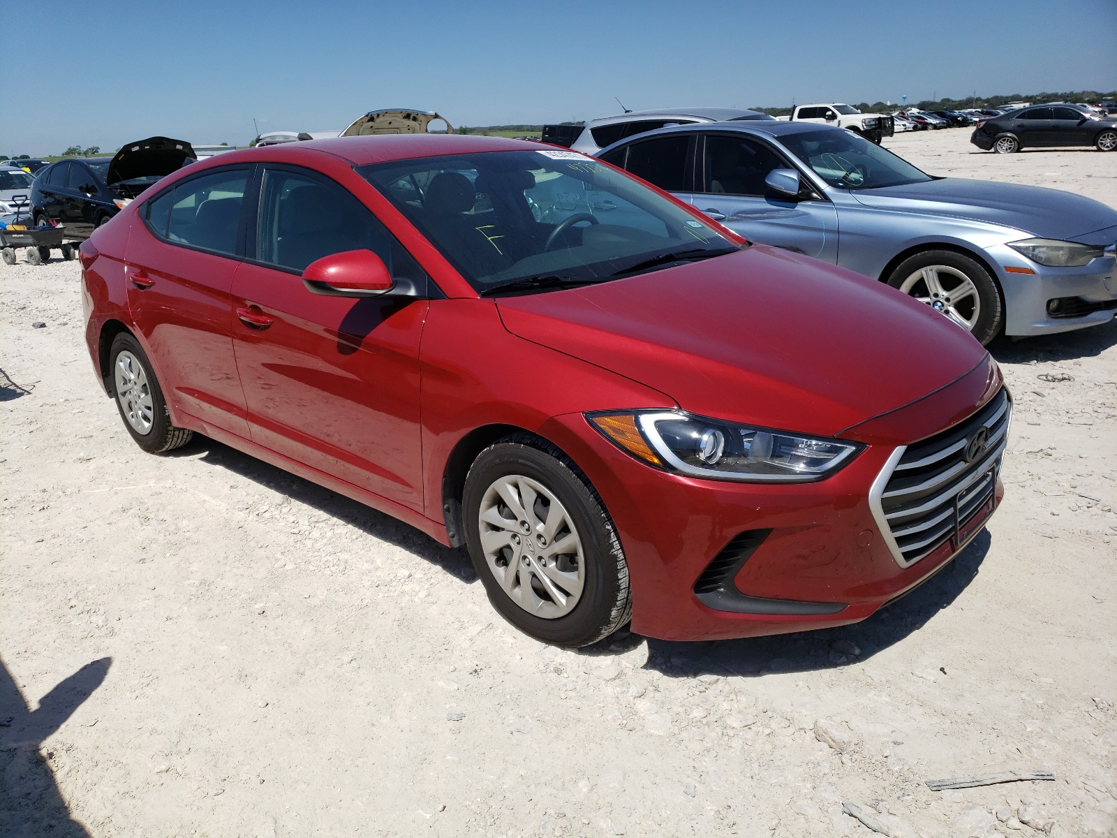 HYUNDAI ELANTRA SE 2018 with VIN KMHD74LFXJU477254 - Photo from auction