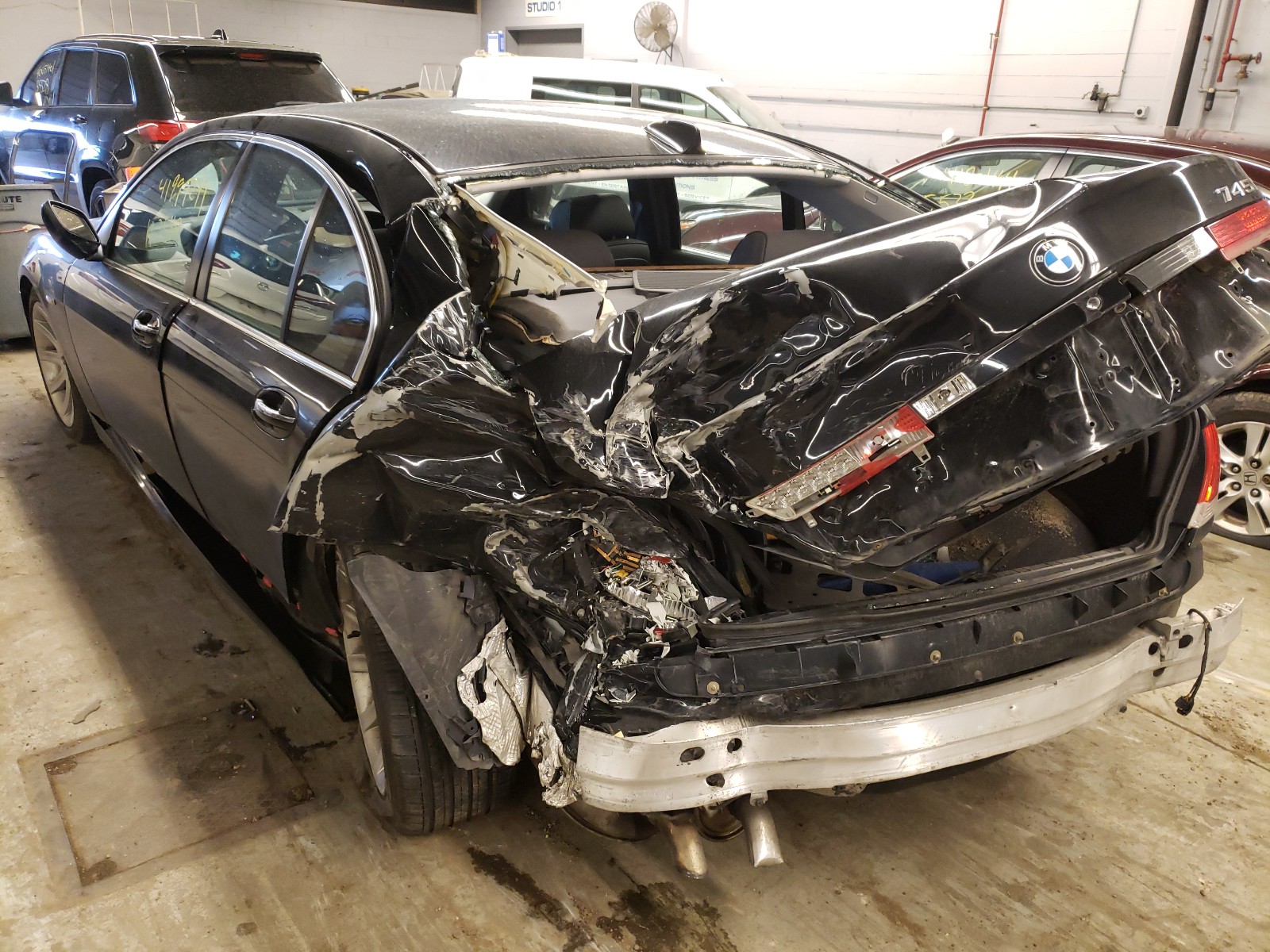 Photo 3 from auction – 2005 BMW 745 I with VIN WBAGL63555DP76430