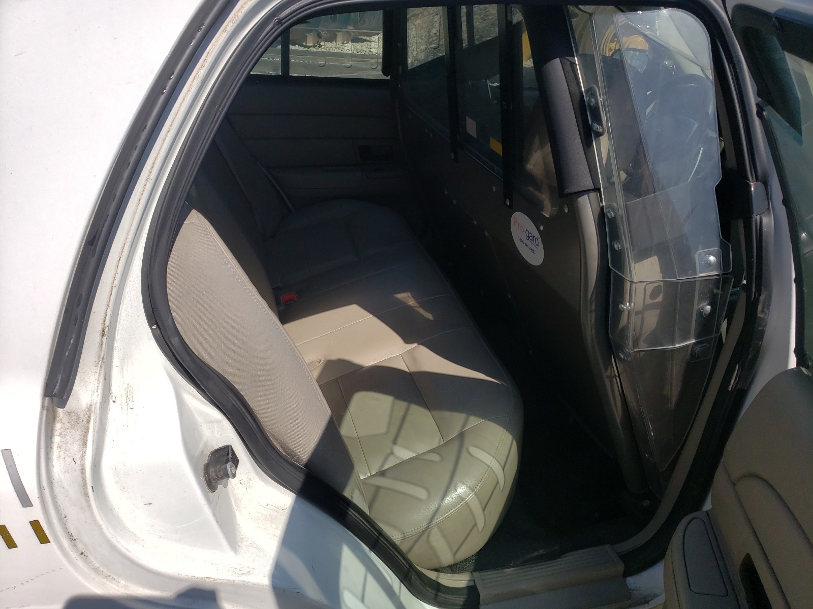 Photo 6 from auction – 2008 FORD CROWN VICT with VIN 2FAFP71V88X120608