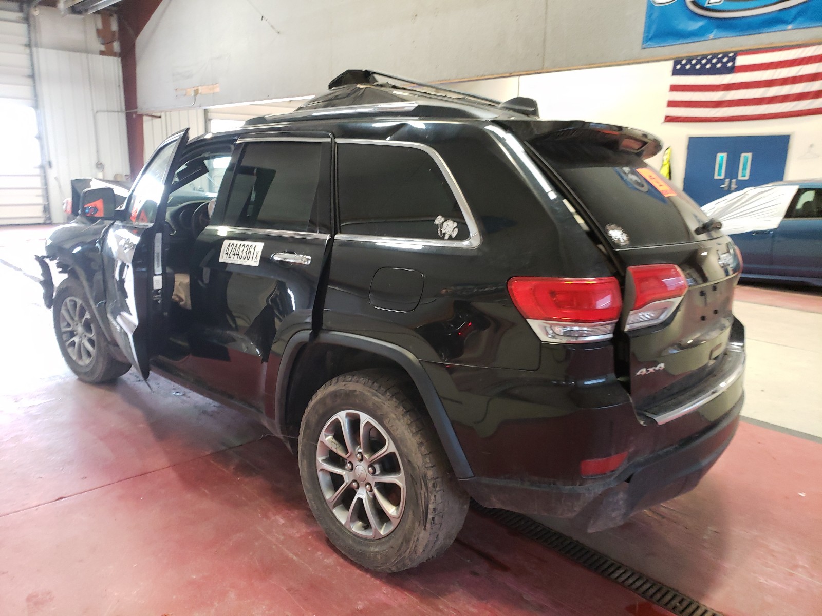 Photo 3 from auction – 2016 JEEP GRAND CHER with VIN 1C4RJFBG1GC488675
