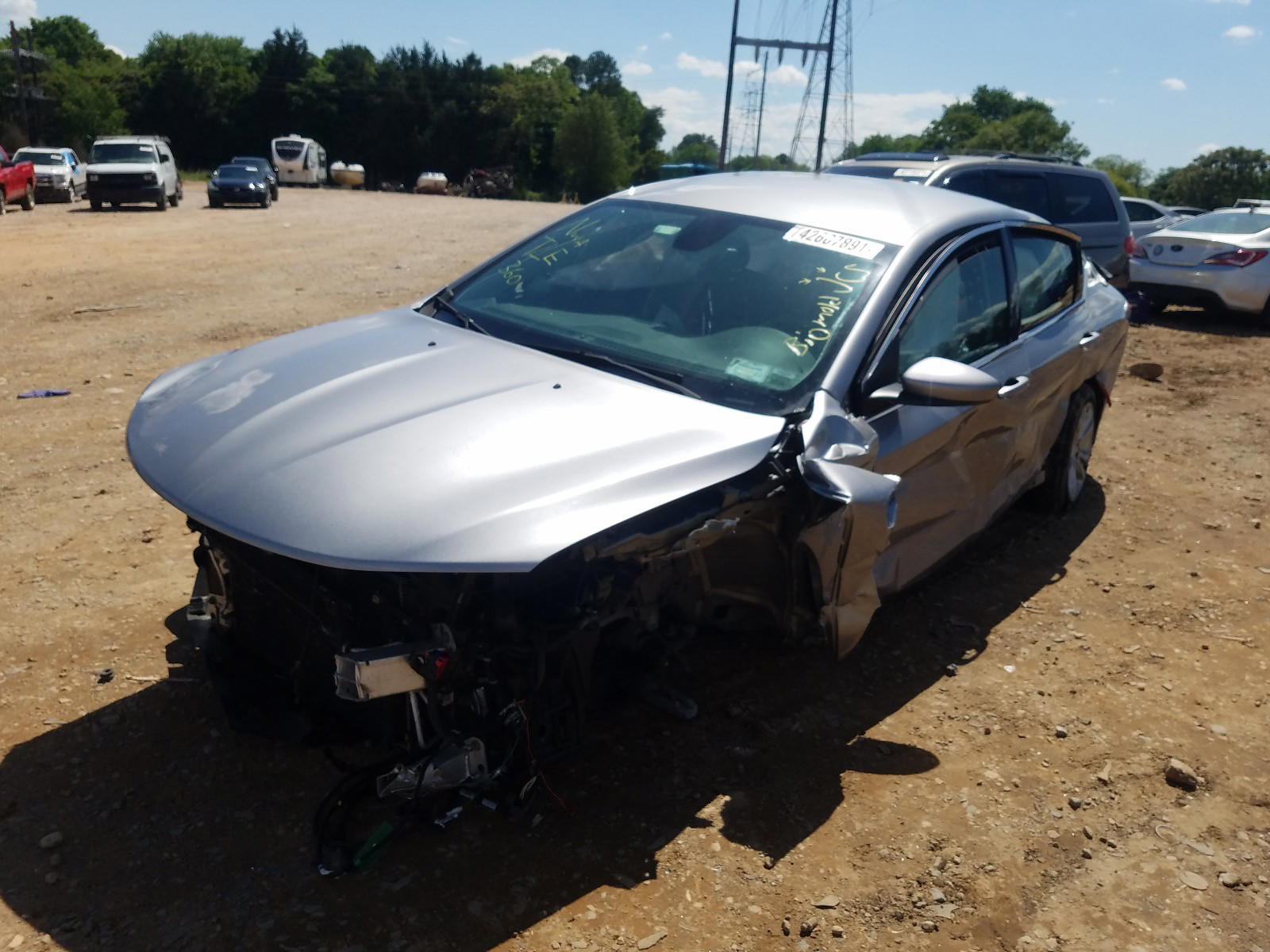 Photo 2 from auction – 2015 CHRYSLER 200 LIMITE with VIN 1C3CCCABXFN714644