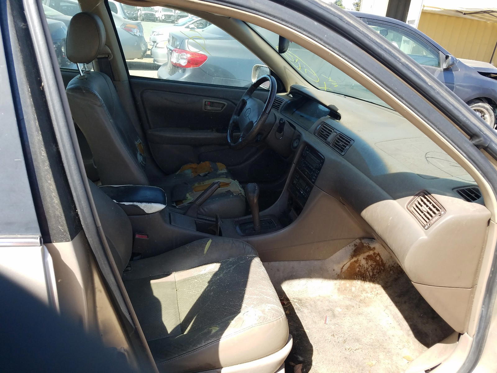 Photo 5 from auction – 2001 TOYOTA CAMRY CE with VIN JT2BF22K310318142