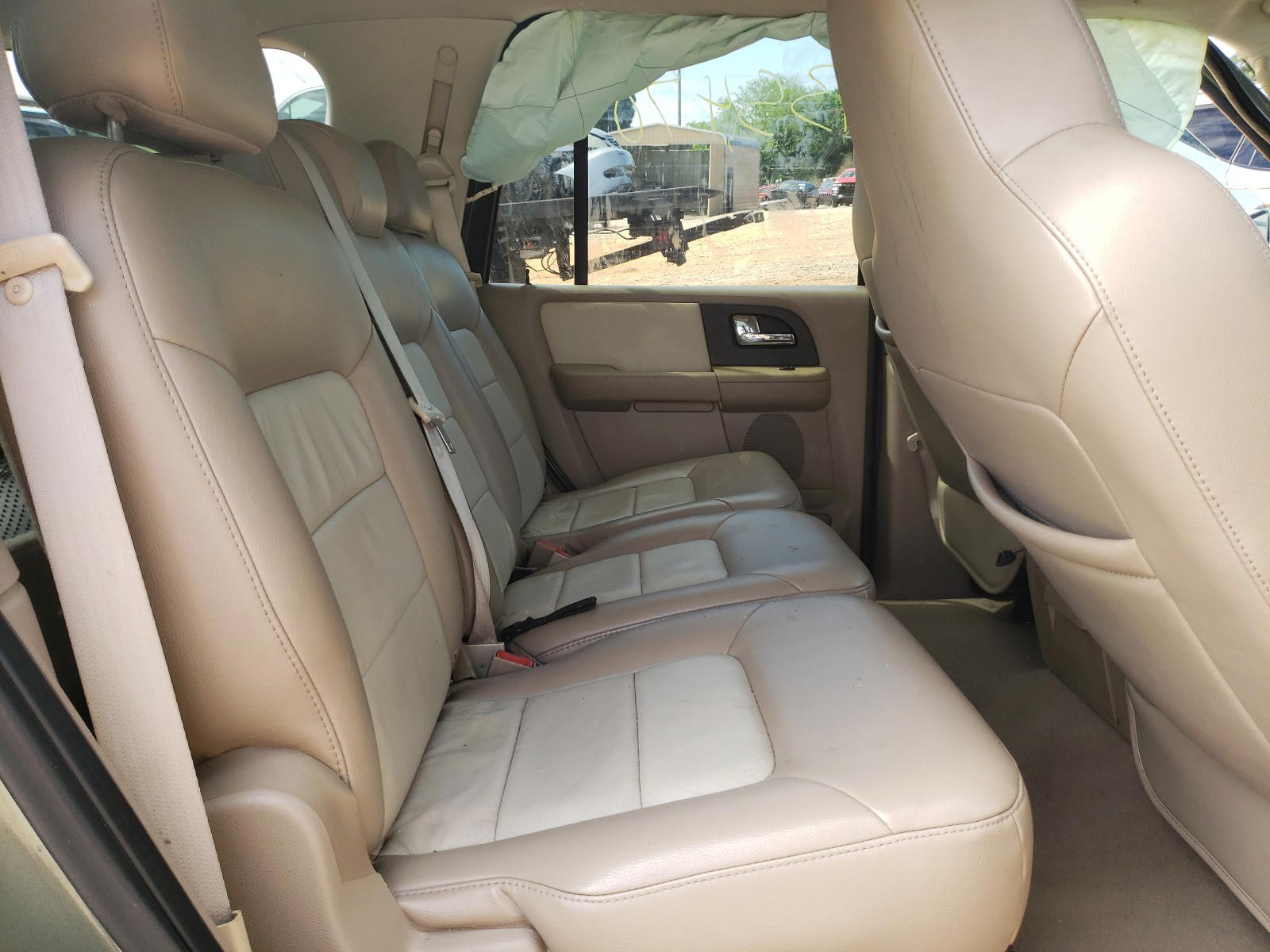 Photo 6 from auction – 2005 FORD EXPEDITION with VIN 1FMFU175X5LB12943