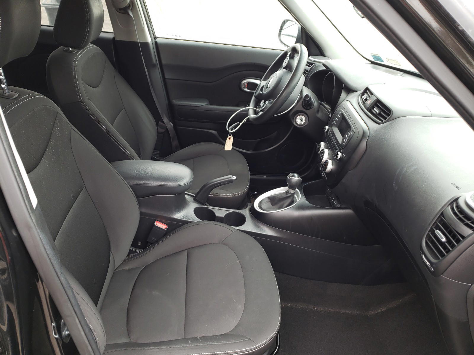 Photo 5 from auction – 2014 KIA SOUL with VIN KNDJN2A29E7746740