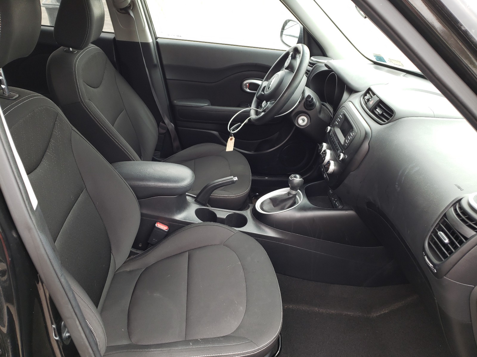 Zdjęcie 5 z aukcji – 2014 KIA SOUL z VIN KNDJN2A29E7746740