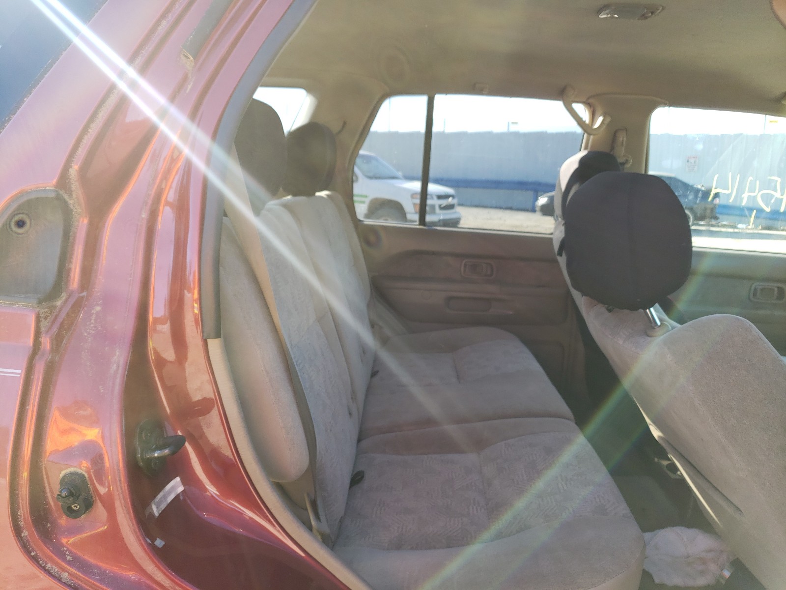 Photo 6 from auction – 2000 NISSAN PATHFINDER with VIN JN8AR07S2YW403931