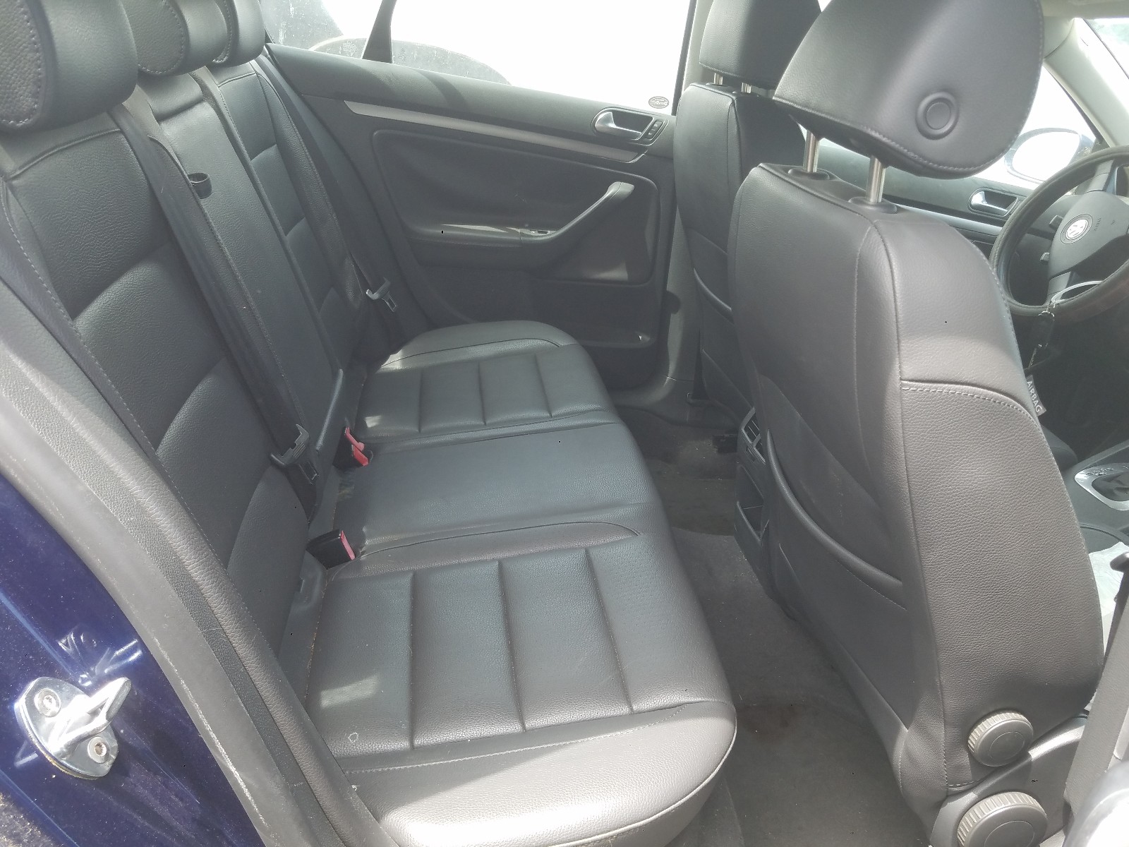 Photo 6 from auction – 2006 VOLKSWAGEN JETTA 2.5 with VIN 3VWSF71KX6M702569