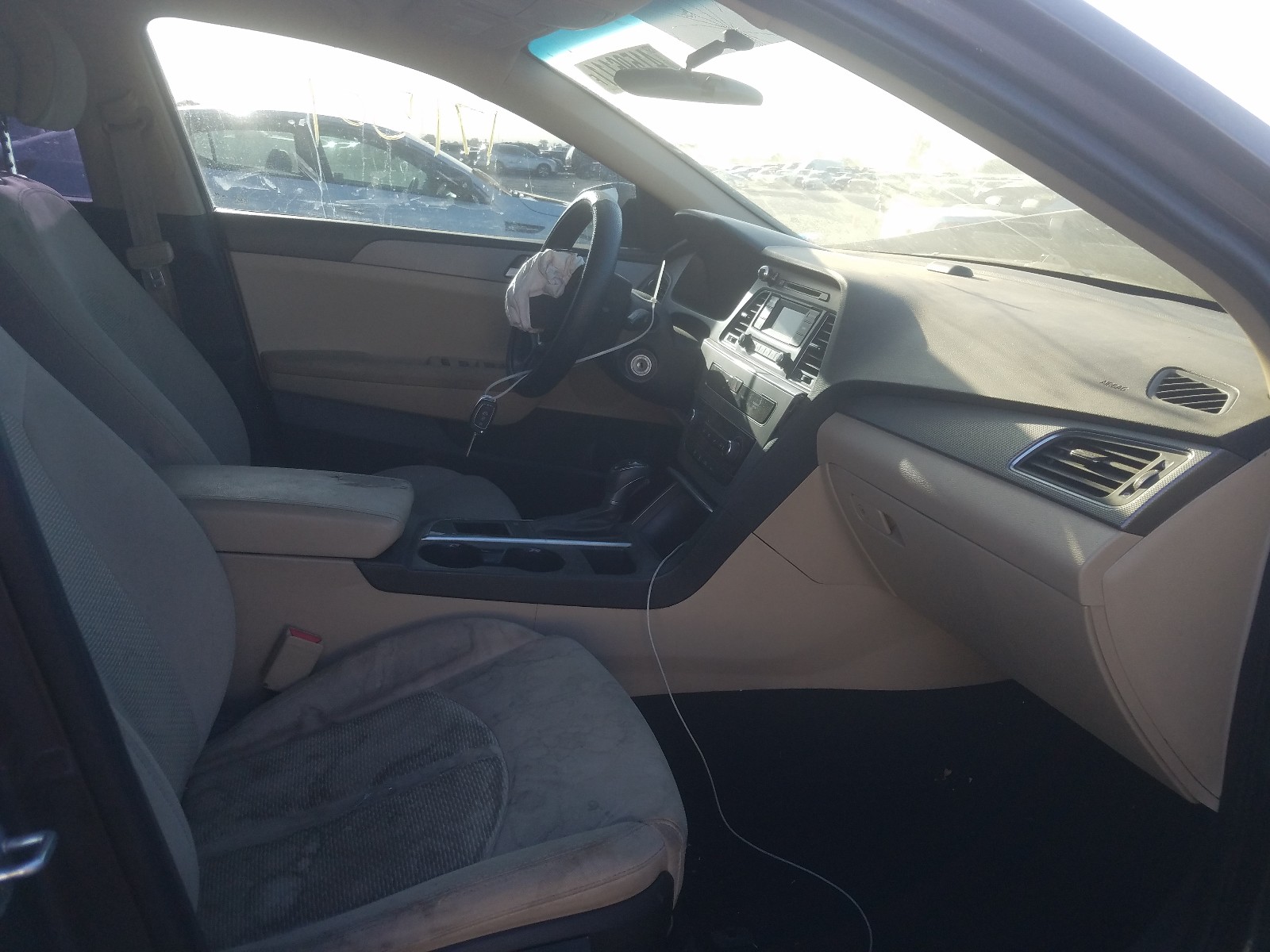 Photo 5 from auction – 2016 HYUNDAI SONATA SE with VIN 5NPE24AF5GH408307