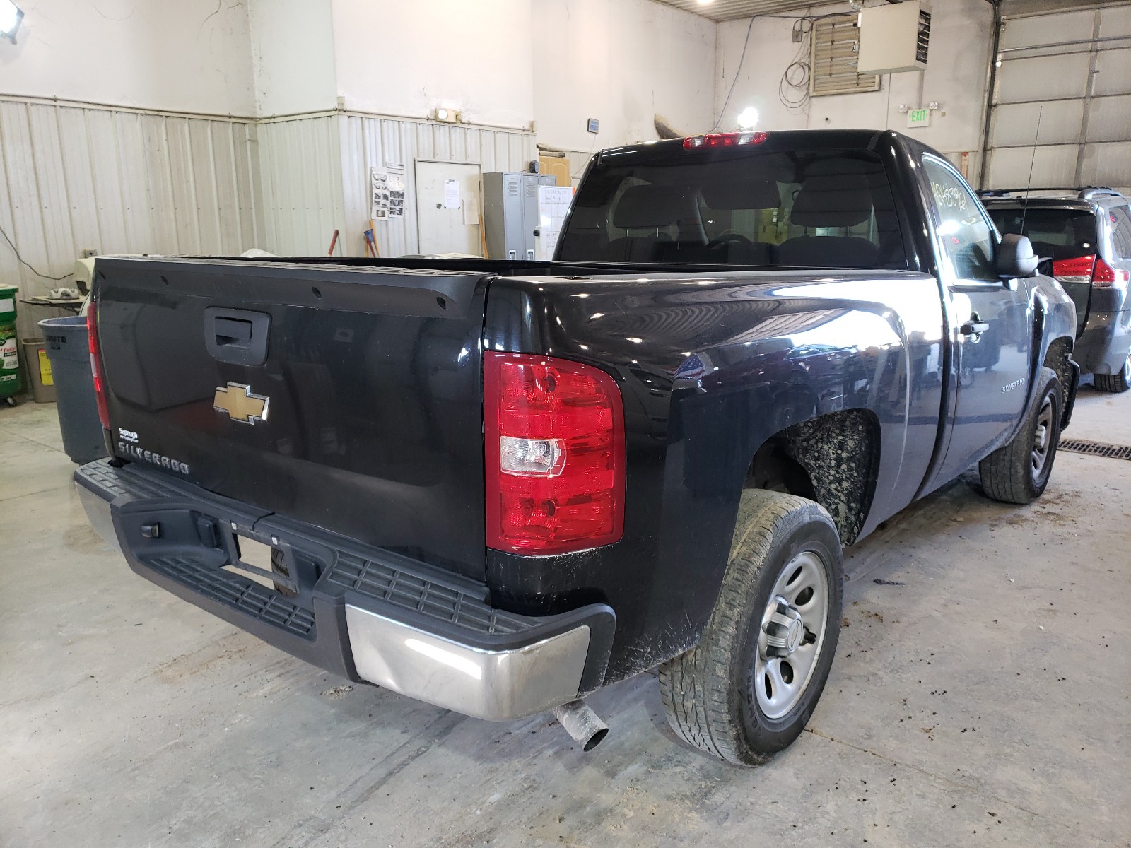 Photo 4 from auction – 2011 CHEVROLET SILVERADO with VIN 1GCNCPEXXBZ177004