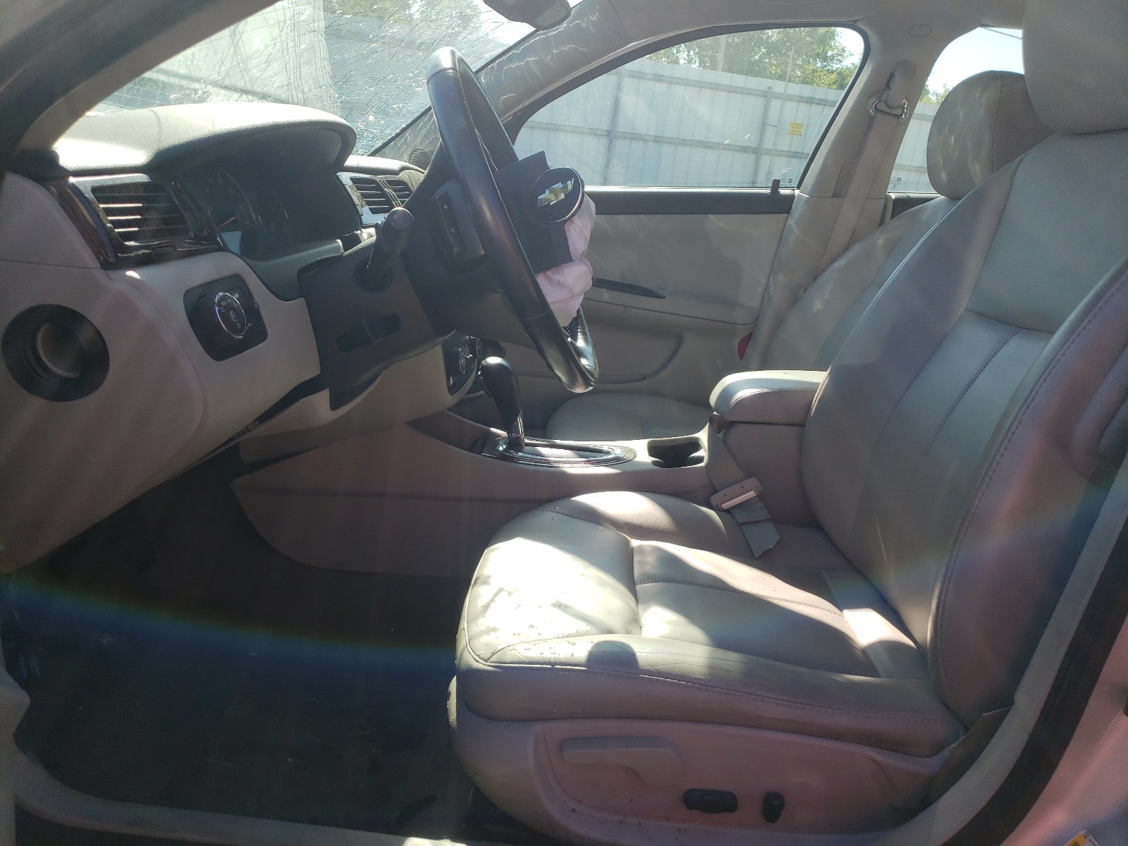 Photo 5 from auction – 2014 CHEVROLET IMPALA LIM with VIN 2G1WC5E39E1112821