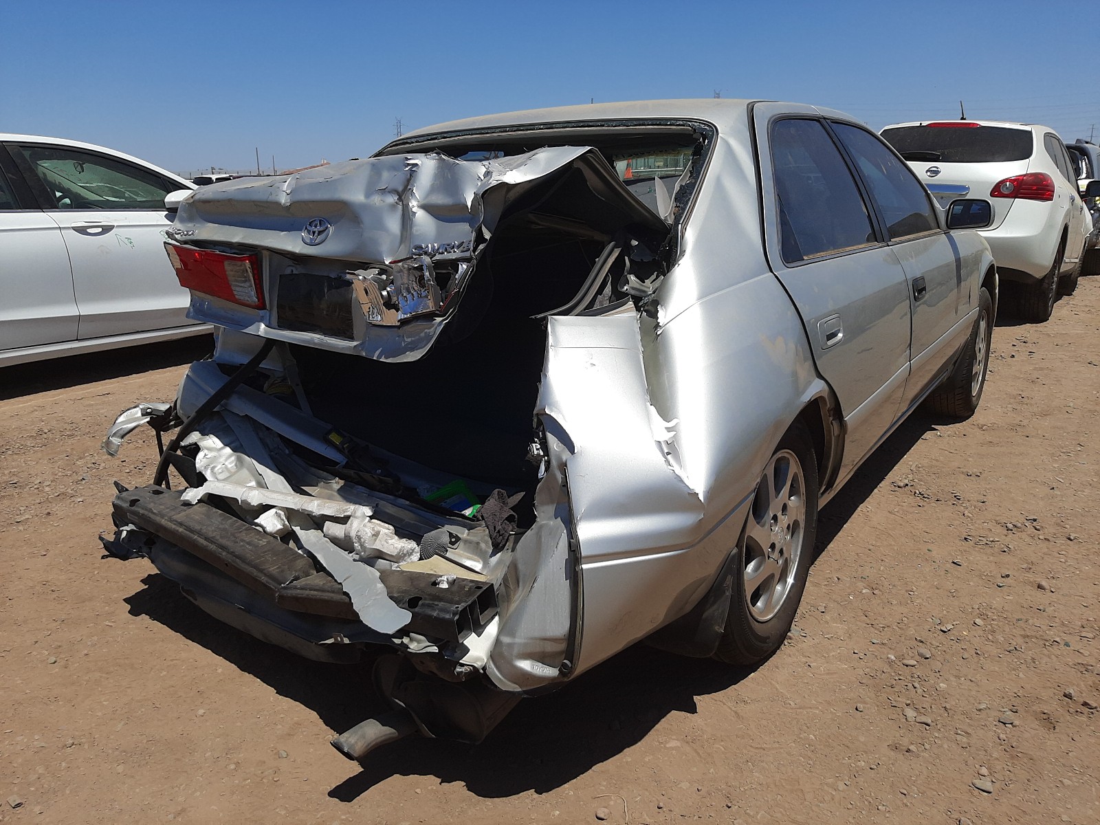 Photo 4 from auction – 2000 TOYOTA CAMRY CE with VIN 4T1BG28K7YU665063
