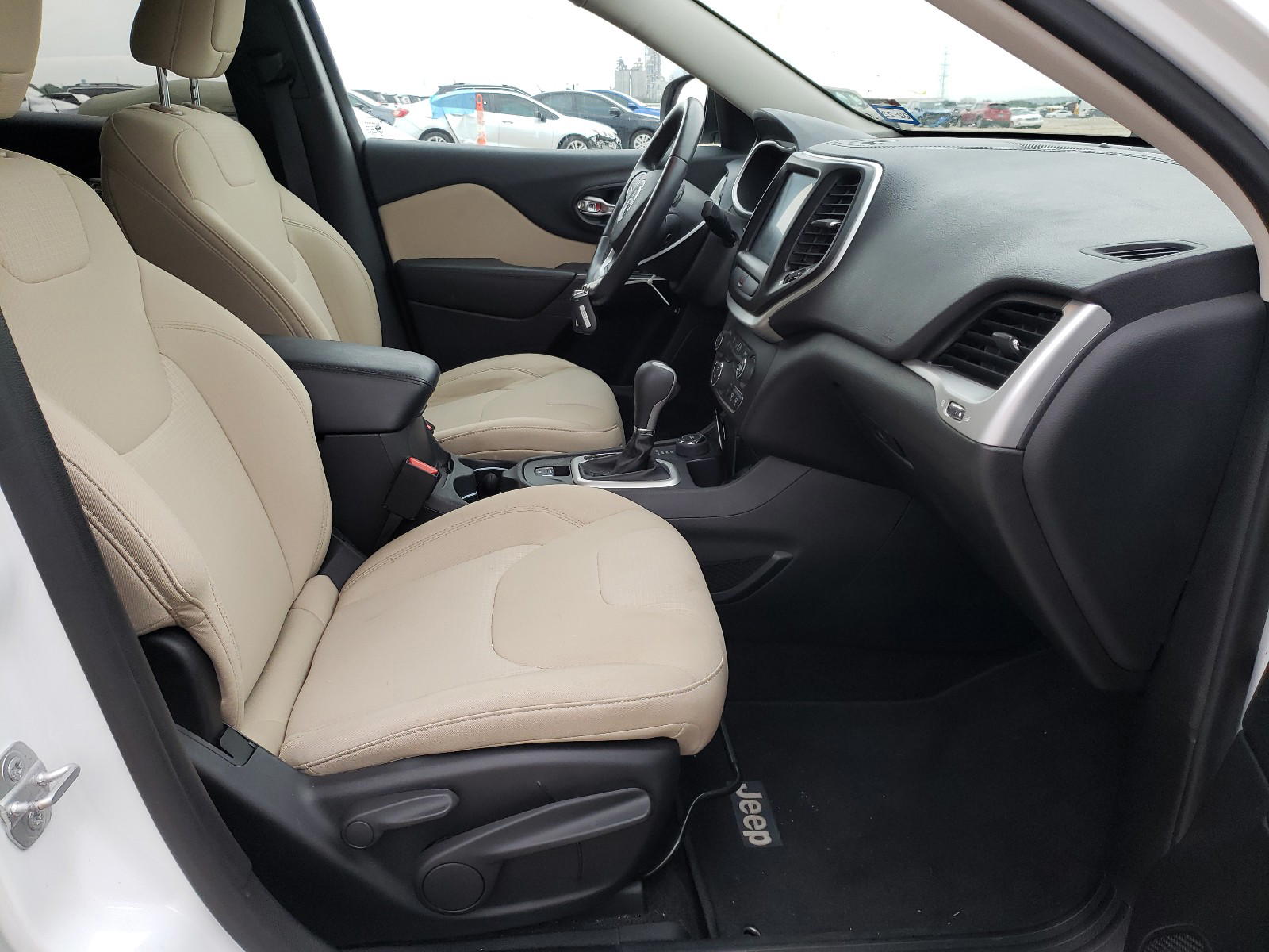Photo 5 from auction – 2015 JEEP CHEROKEE L with VIN 1C4PJMCS5FW755313