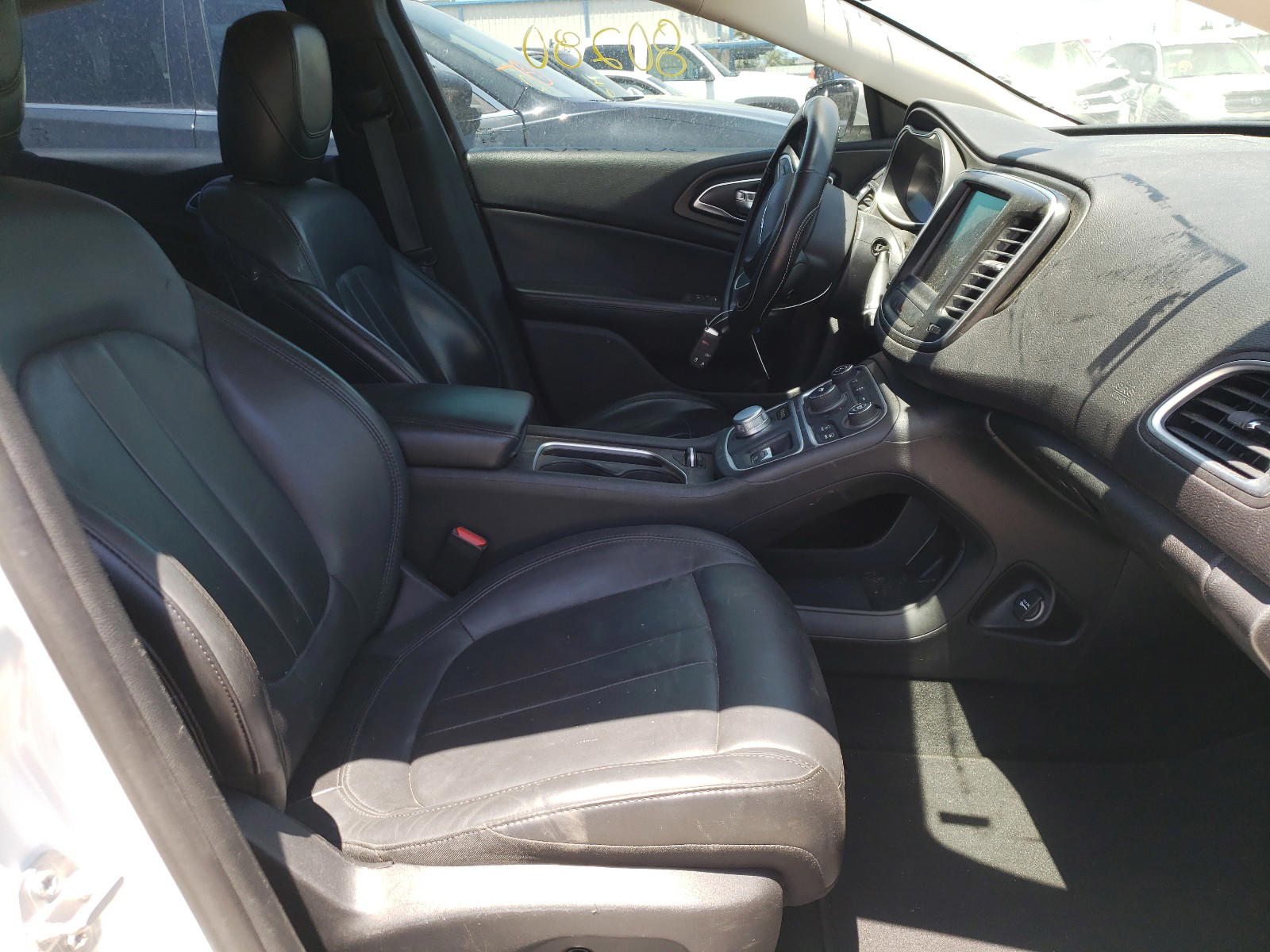 Photo 5 from auction – 2016 CHRYSLER 200 LIMITE with VIN 1C3CCCAB3GN176905