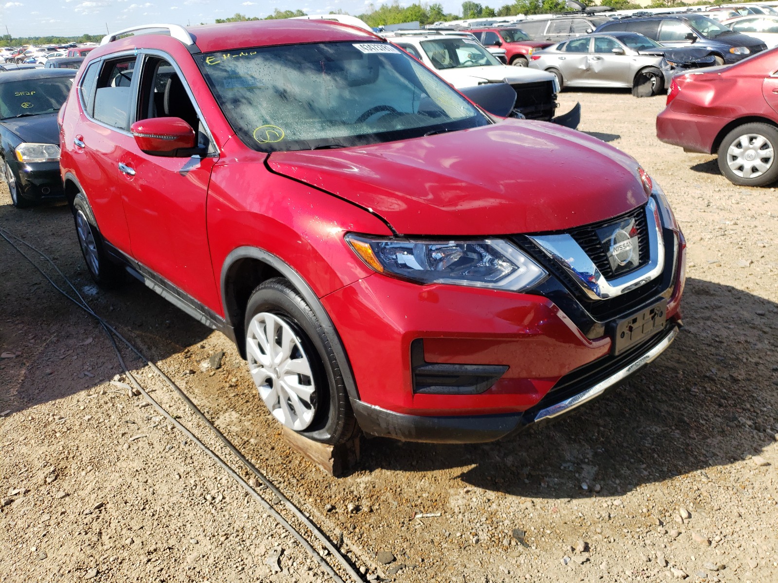 NISSAN ROGUE S 2017 with VIN JN8AT2MVXHW278205 - Photo from auction