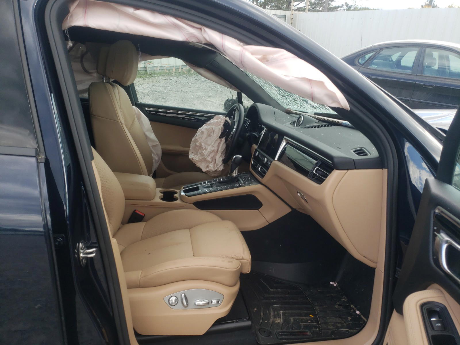 Photo 5 from auction – 2020 PORSCHE MACAN with VIN WP1AA2A59LLB11459