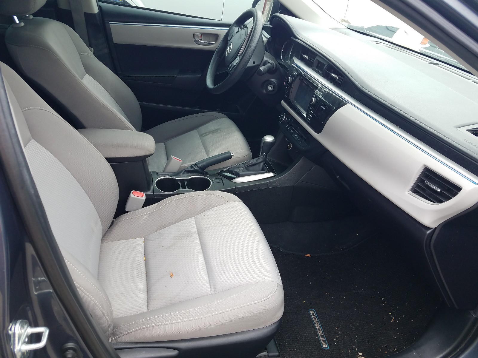 Photo 5 from auction – 2015 TOYOTA COROLLA L with VIN 5YFBURHE9FP234119